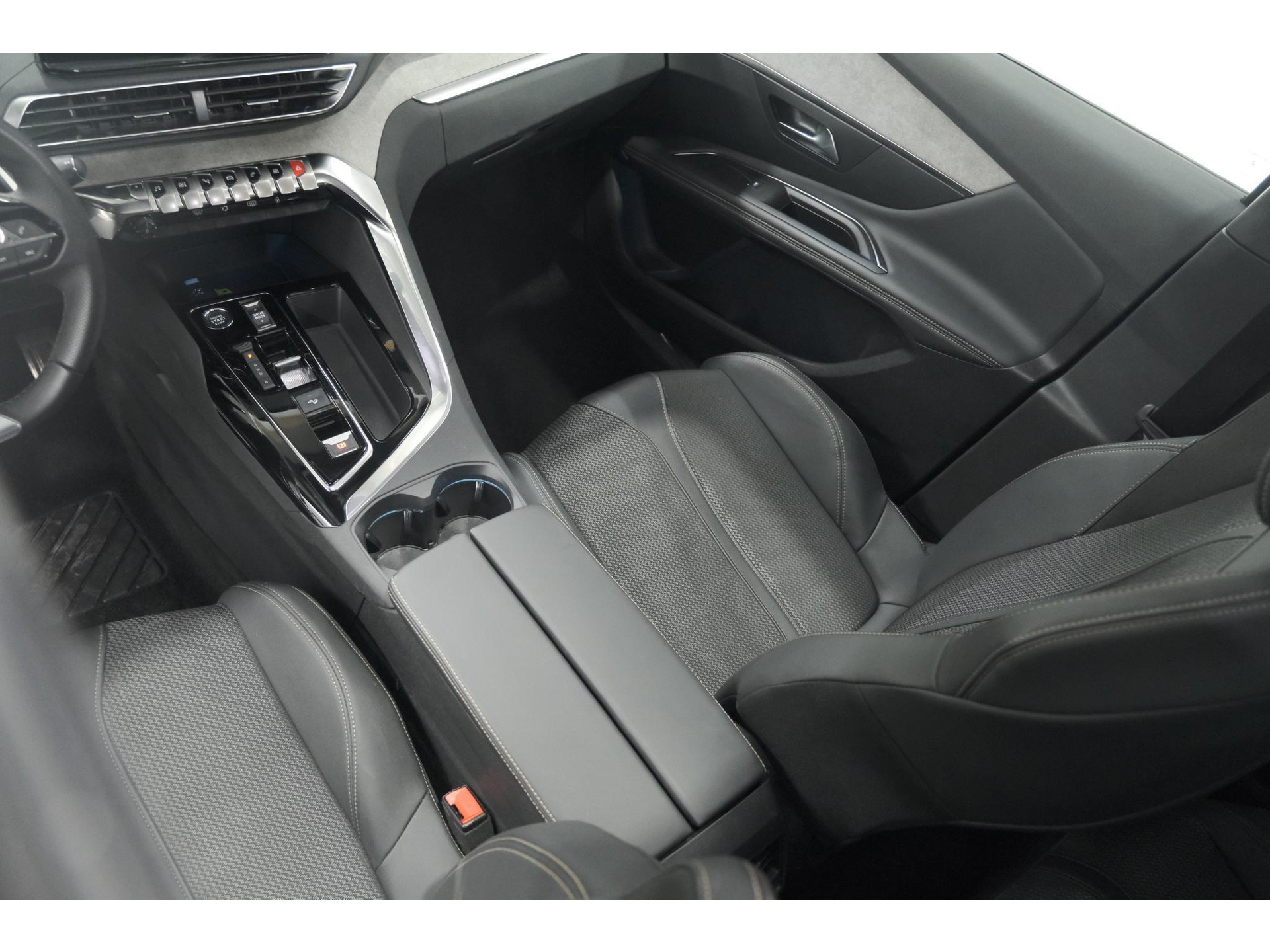 Peugeot 3008 HYbrid4 300 GT | Elektrisch Panoramadak | Dodehoekdetectie | Camera | Navigatie