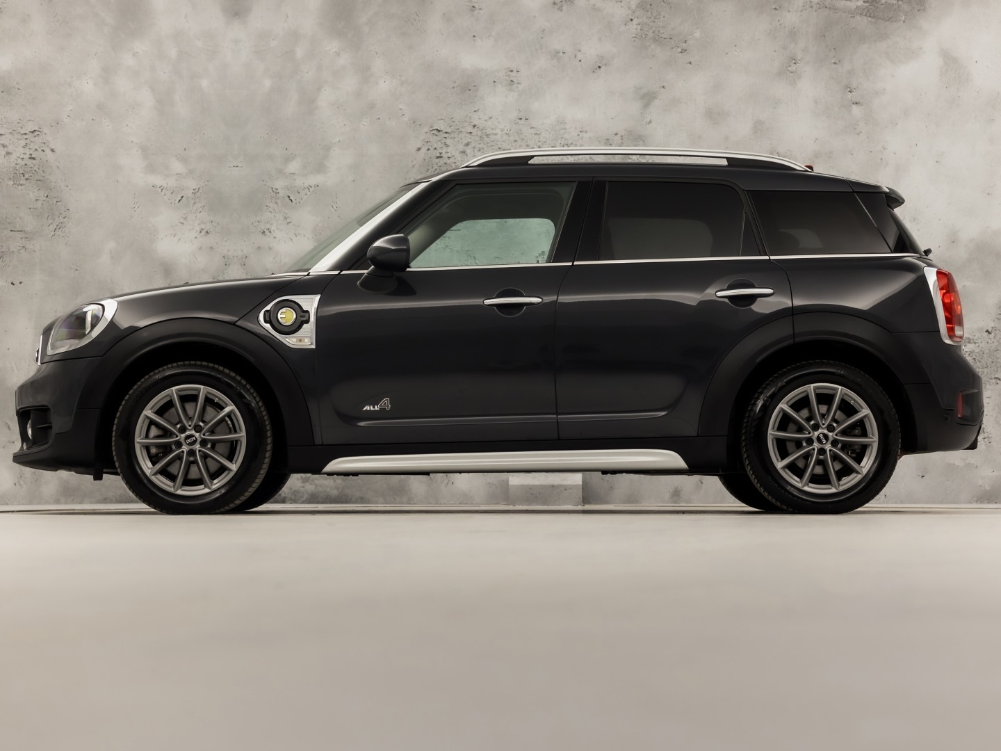 MINI Countryman 1.5 Cooper SE ALL4 Chili 225Pk Automaat (APPLE CARPLAY, GROOT NAVI, LEDER, STOELVERWARMING, SPORTSTOELEN, GETINT GLAS, ADAPTIVE CRUISE, NIEUWSTAAT)