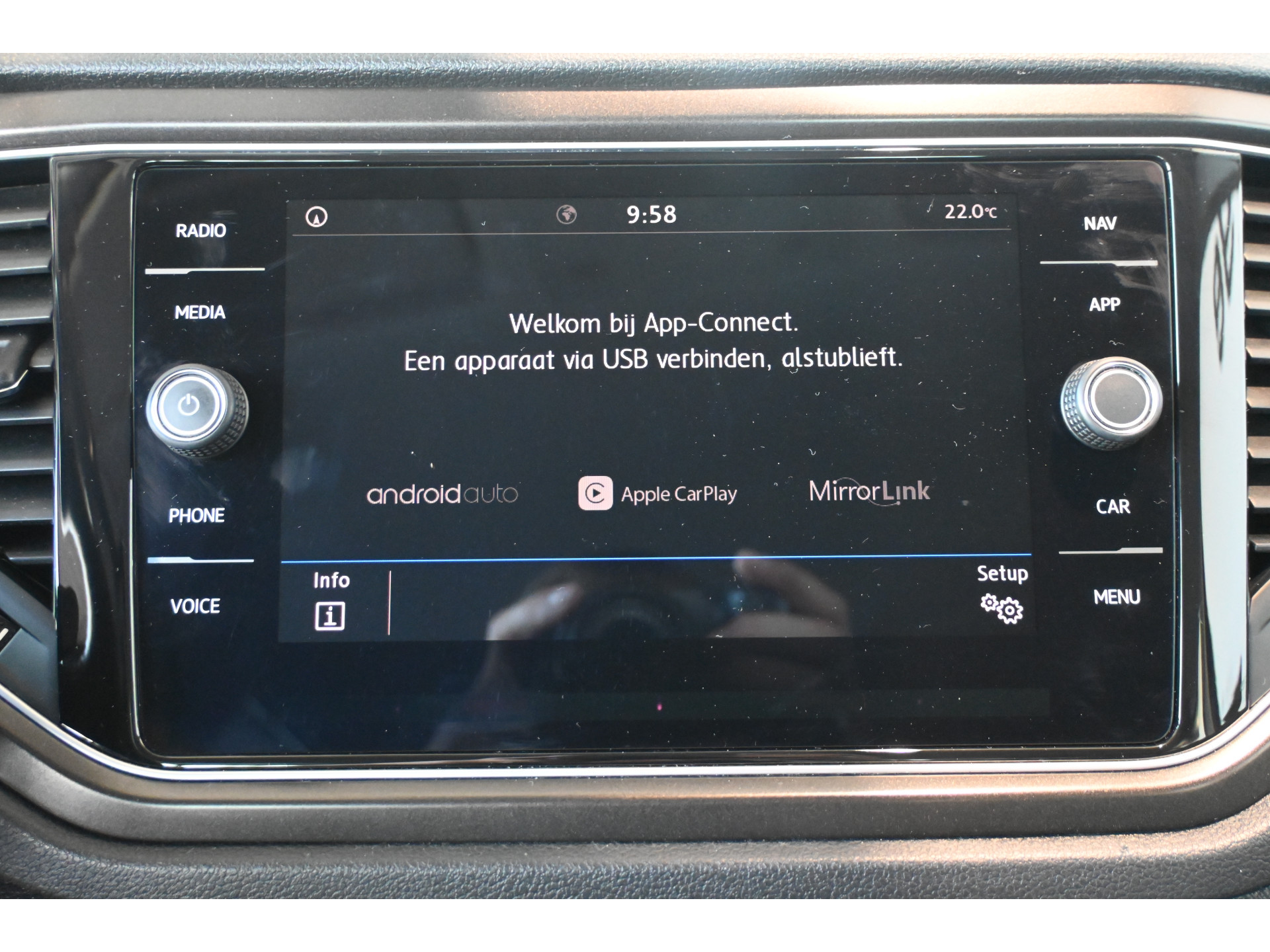 Volkswagen T-Roc 1.0 TSI Style Clima Adaptieve cruise Navigatie PDC Licht metaal Inruil mogelijk