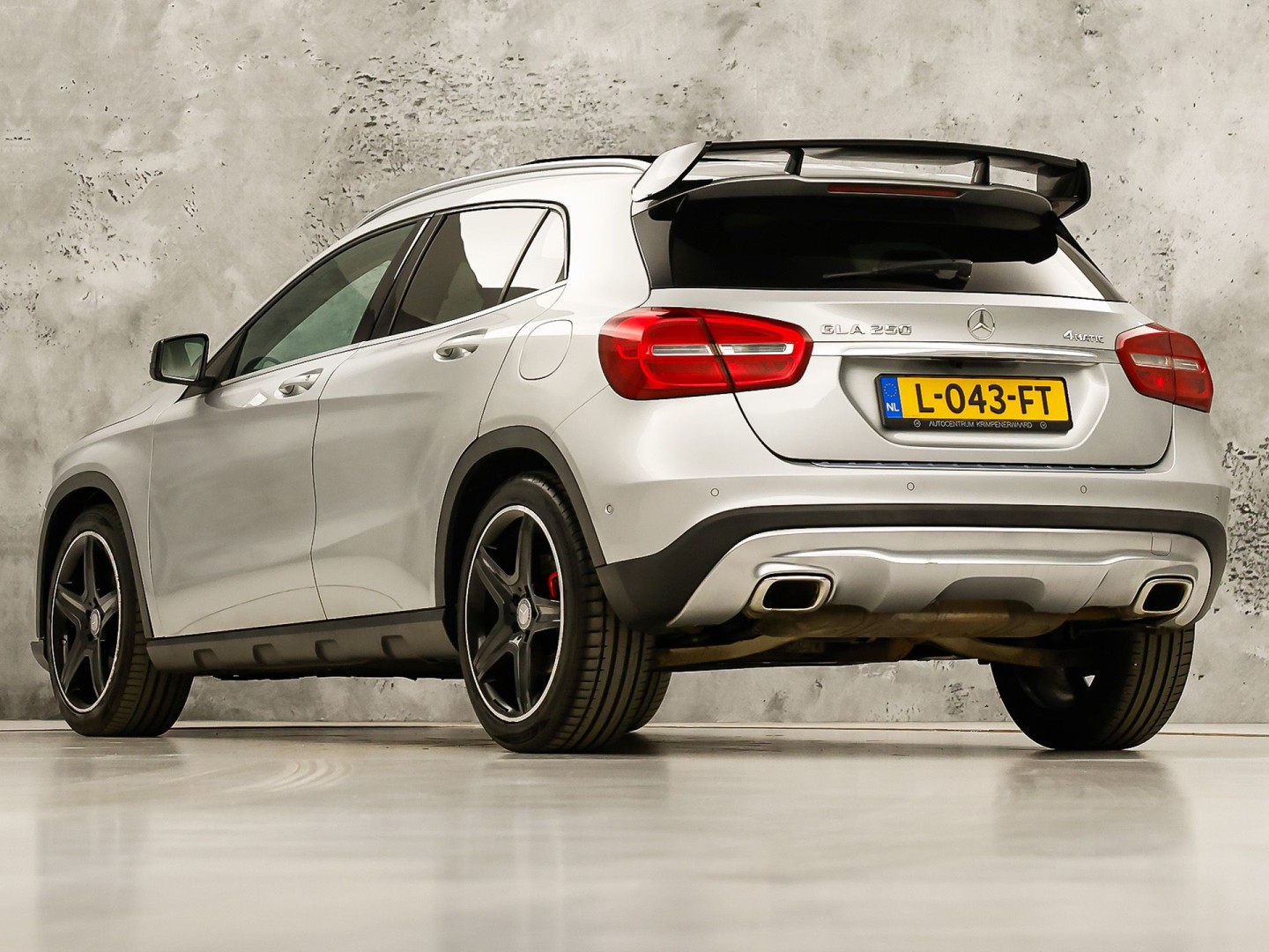 Mercedes-Benz GLA 250 250 4Matic AMG Edition 1 Sport Automaat (PANORAMADAK, CLIMATE, SPOILER, RODE GORDELS, SPORTSTOELEN, STOELVERWARMING, GETINT GLAS, NIEUWSTAAT)