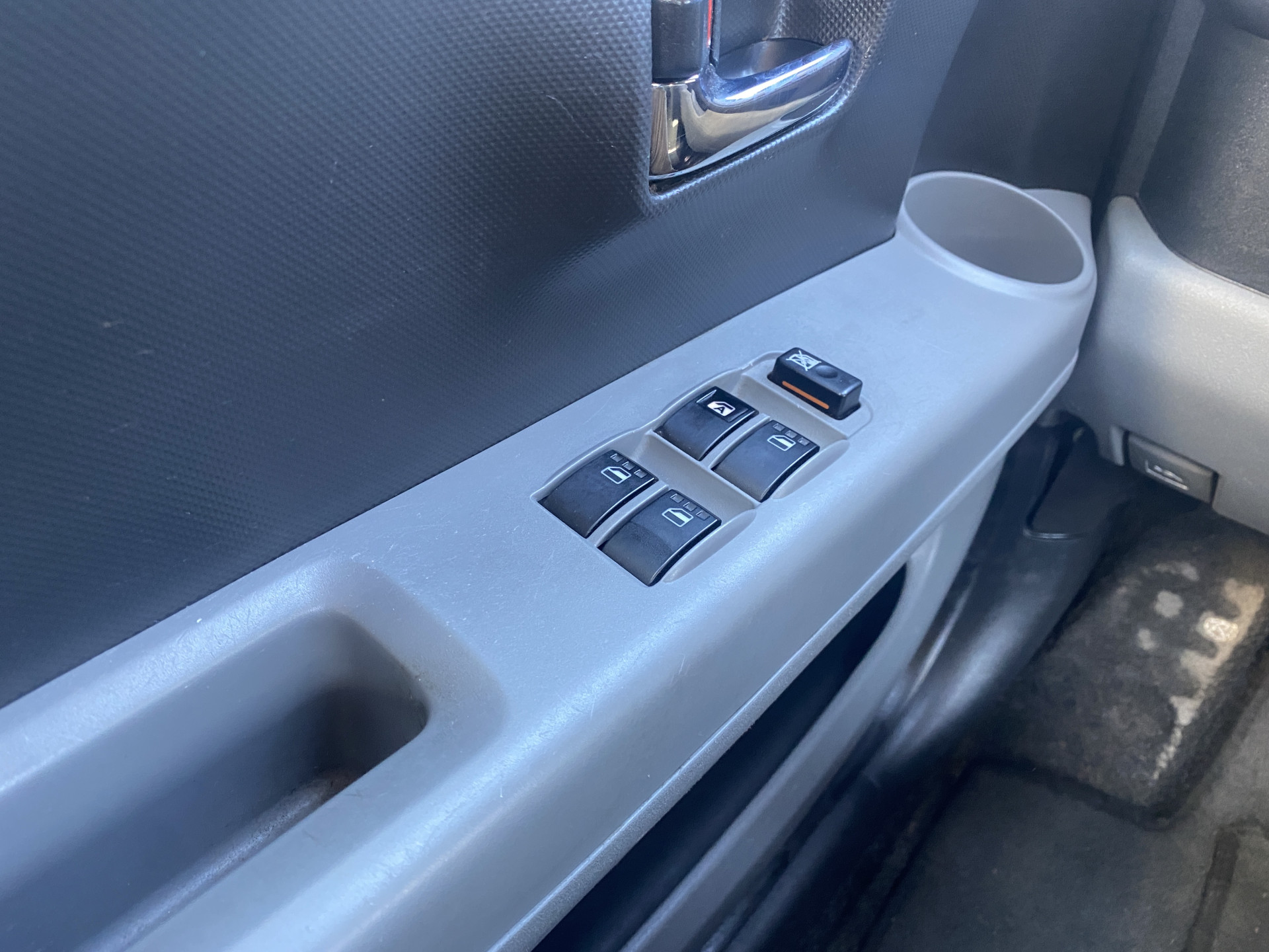 Daihatsu Sirion 2 1.3-16V Prestige | dealer onderhouden | airco | elektrisch pakket | nieuw geleverd | 3 maand garantie