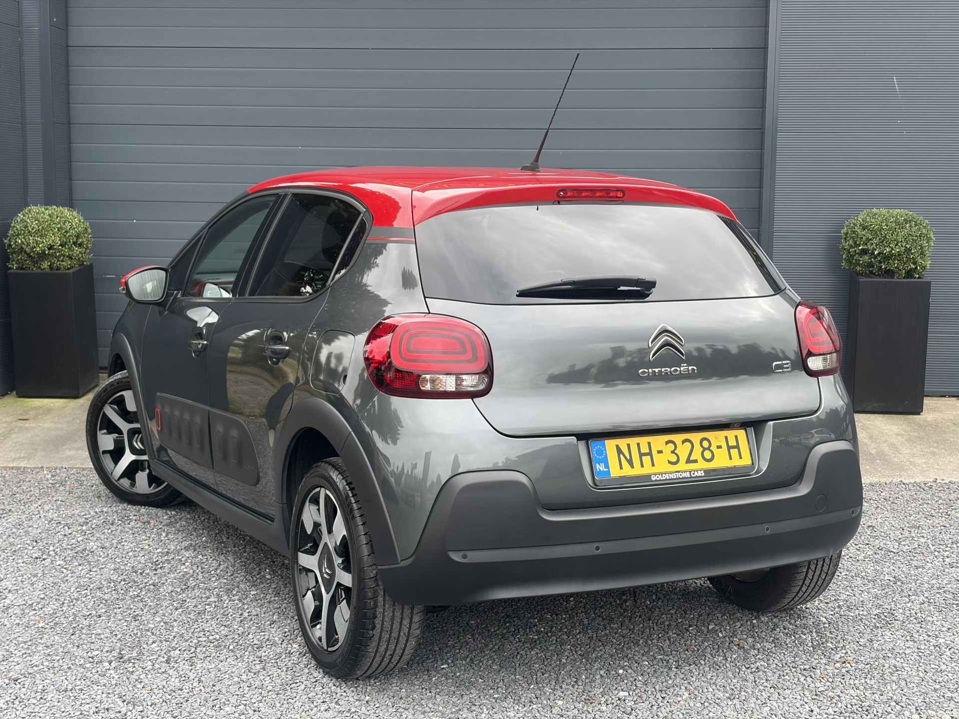 Citroen C3 1.2 PureTech S&S Shine D-riem vv in 08-2026 l 1e Eigenaar l Camera l Carplay l Navi l 110pk l Dealer Onderhouden l Clima l Cruise l 6 Bak l Pdc l Lm velgen l N.A.P l Apk tot 02-2027
