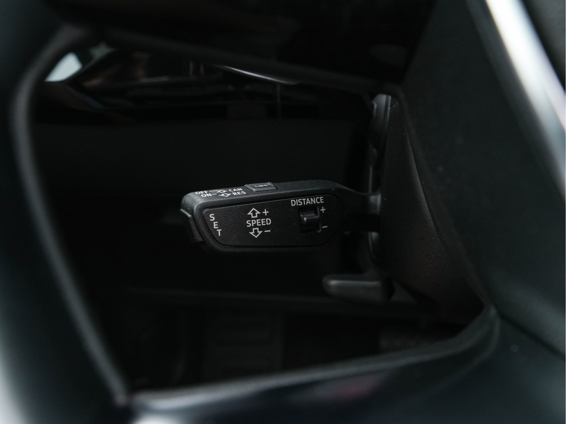 Audi e-tron 50 Quattro Launch-Edition-Plus 71 kWh [ 3-Fase ] {SOH-100%} (INCL-BTW) *PANO | LUXURY-LEATHER | ADAPTIVE-CRUISE | FULL-LED | DIGI-COCKPIT | KEYLESS | MEMORY-PACK | CAMERA | NAVI-FULLMAP | SHIFT-PADDLES | COMFORT-SEATS | 20''ALU*