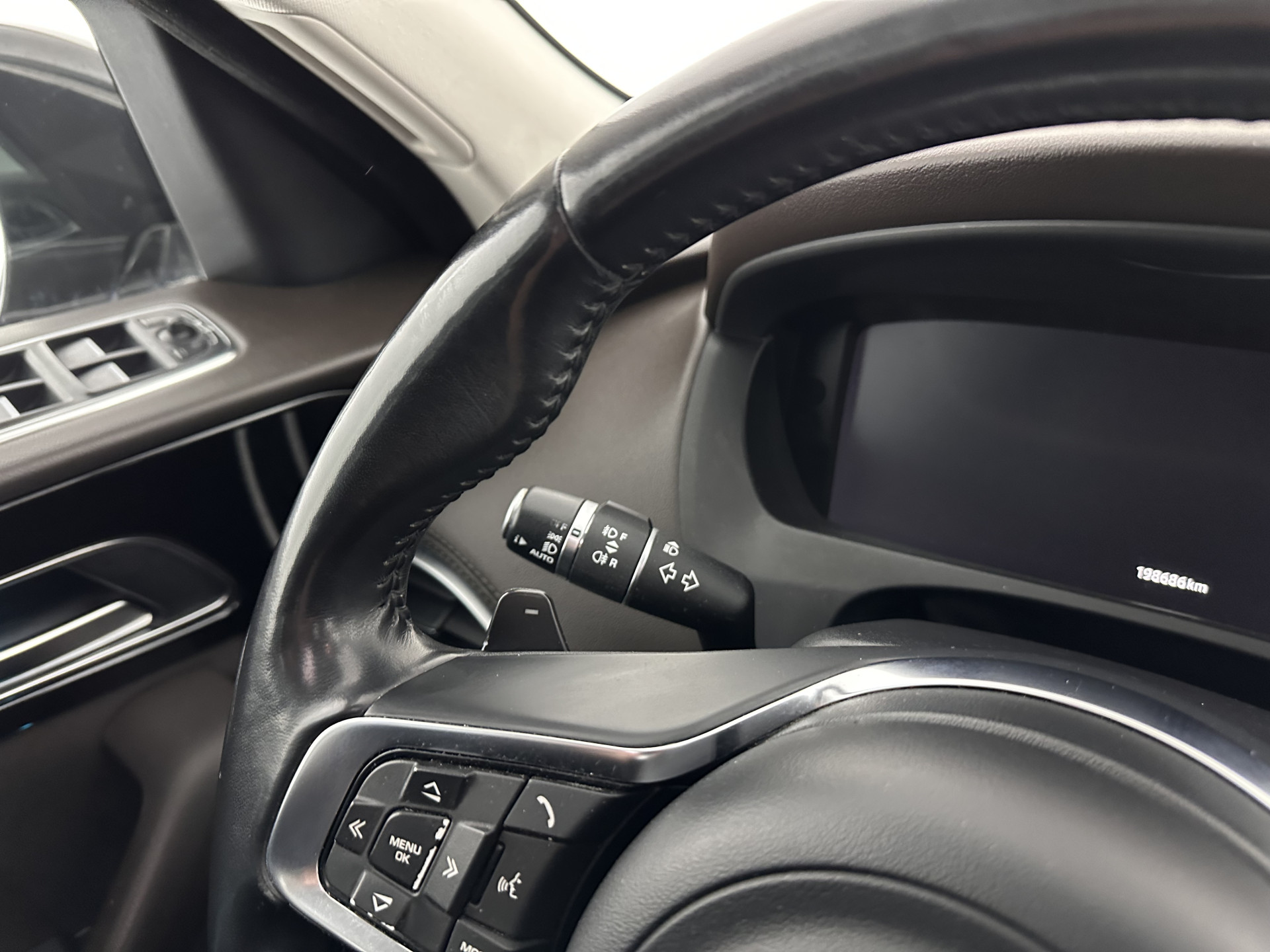 Jaguar F-PACE 3.0d First Edition AWD (INCL-BTW) Aut. *PANO | LEATHER | XENON | MEMORY-PACK | DIGI-COCKPIT | MERIDIAN-SOUND | NAVI-FULLMAP | CAMERA | HEATED-COMFORTSEATS | AMBIENTLIGHT | SHIFTPADDLES | ECC | PDC | CRUISE | TOWBAR