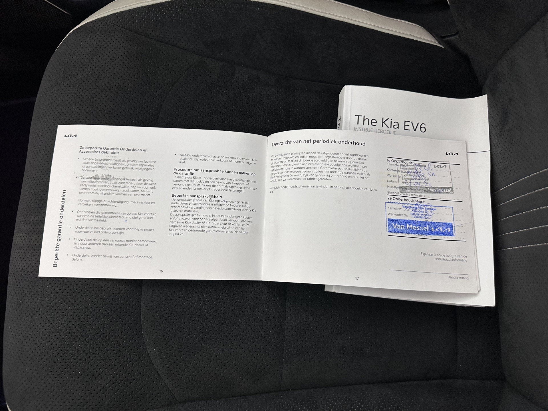 Kia EV6 GT-Line 77.4 kWh (3-Fase-11kW) {SOH-96%} (INCL-BTW) Aut. *HEATPUMP | PANO | HEAD-UP | LEATHER-ALCANTARA | ADAPTIVE-CRUISE | DIGI-COCKPIT | MERIDIAN-AUDIO | MEMORYPACK | FULL-LED | KEYLESS | TOPVIEW | DAB | BLINDSPOT | NAVI-FULLMAP |