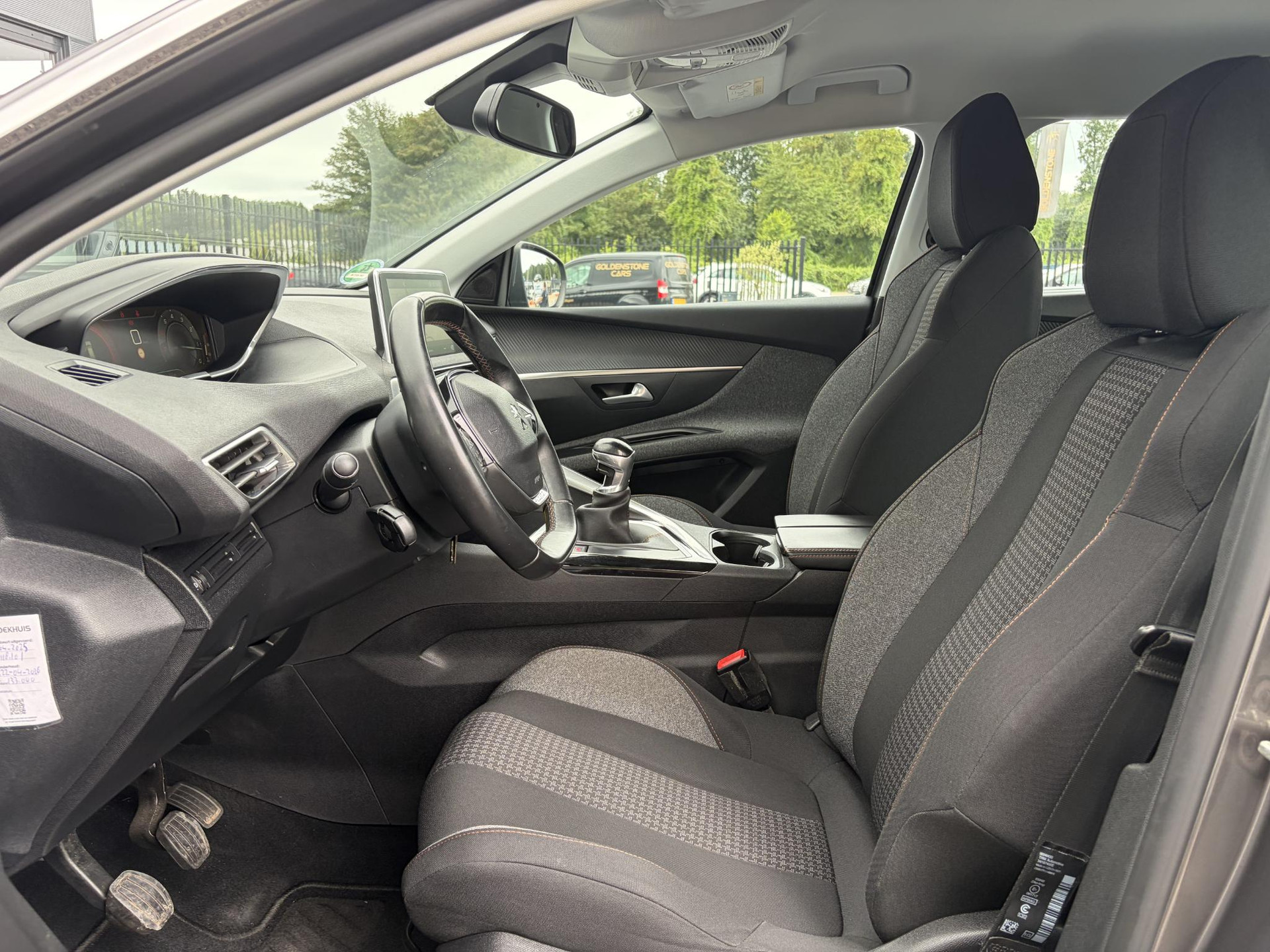 Peugeot 5008 1.2 PureTech Active 1e Eigenaar,D-riem 12-2023,Trekhaak,7 Persoons,6 Bak,Carplay,Clima,Cruise,131pk,Pdc,Dealer Onderhouden,N.A.P,Apk tot 05-2027