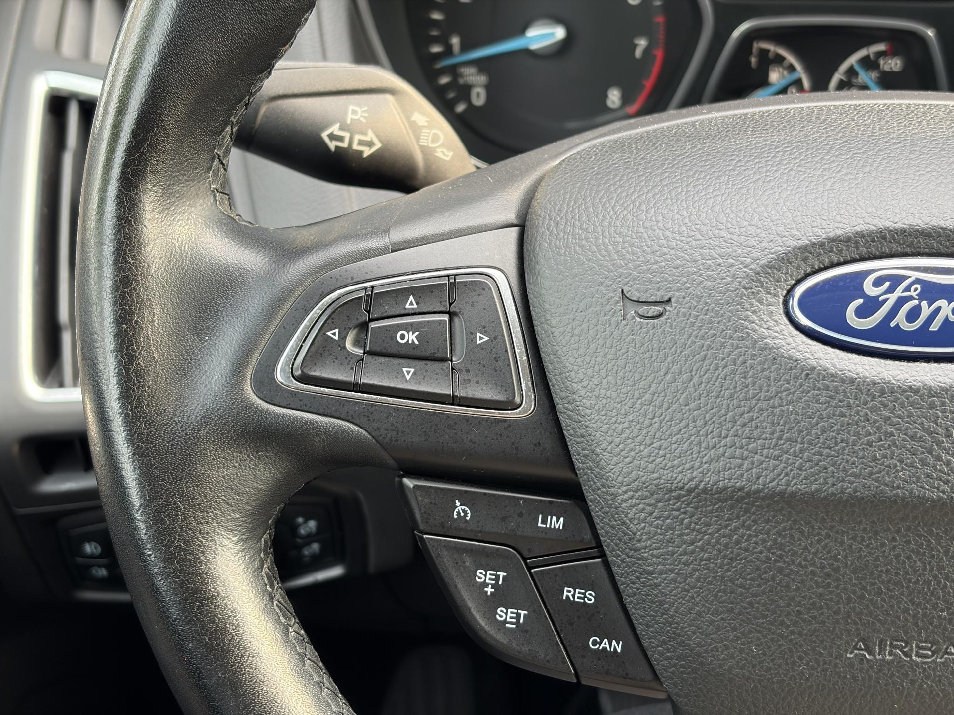 Ford Focus 1.0 Titanium 2e Eigenaar,Dealer Onderhouden,Navi,Pdc V+A,125pk,Clima,Cruise,6 Bak,Lm velgen,Net beurt gehad,Apk tot 04-2027