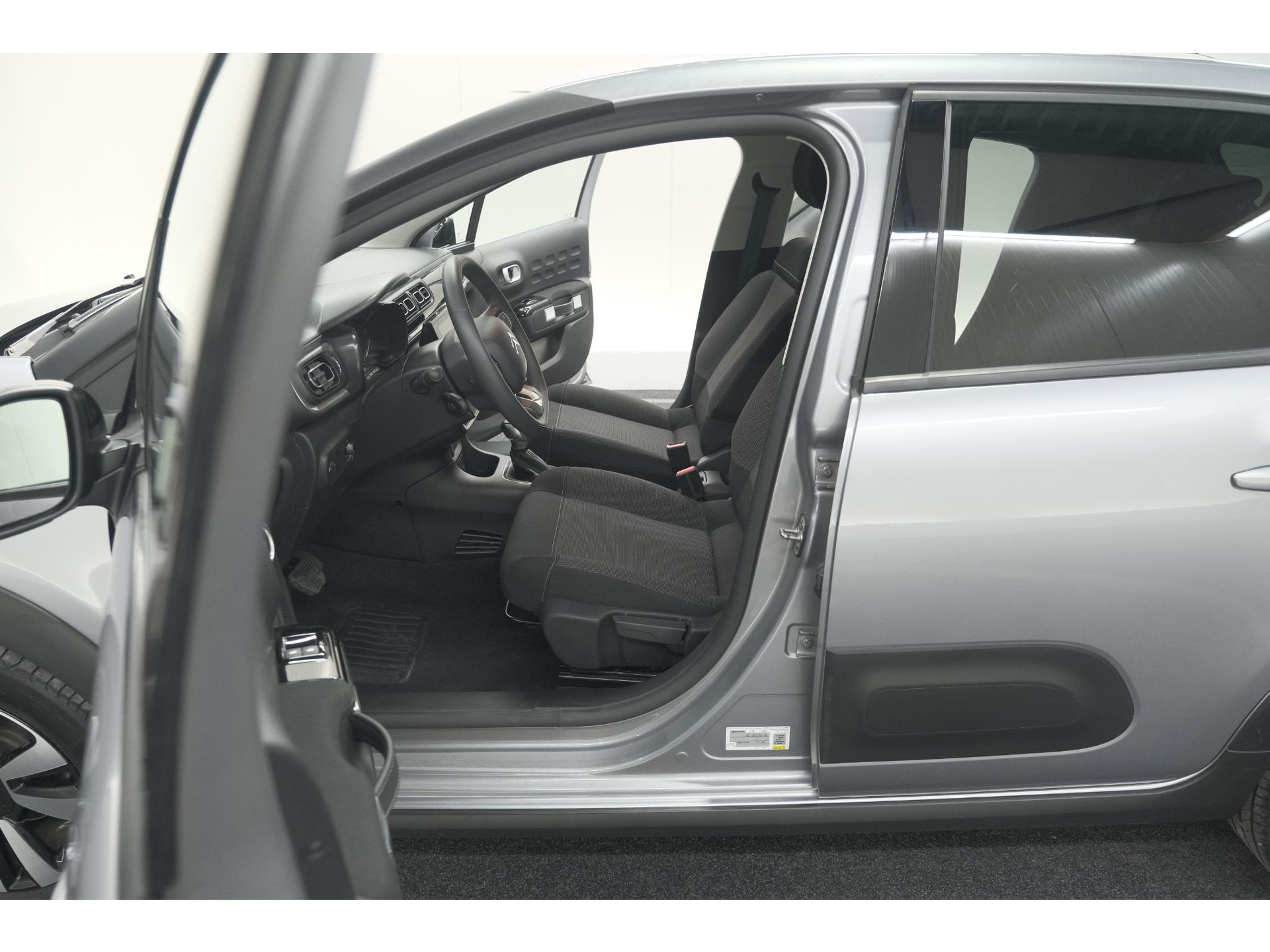 Citroen C3 PureTech 110 EAT6 Max | Apple Carplay | Parkeersensoren | Climate Control | 16 Inch Lichtmetalen Velgen