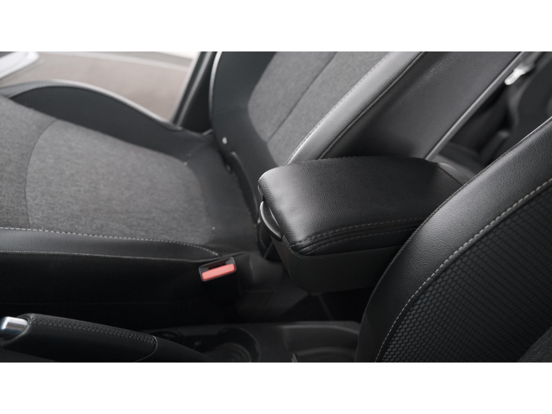 Renault Captur 1.3 TCe Intens | Trekhaak afneembaar | Navigatie | Parkeersensoren