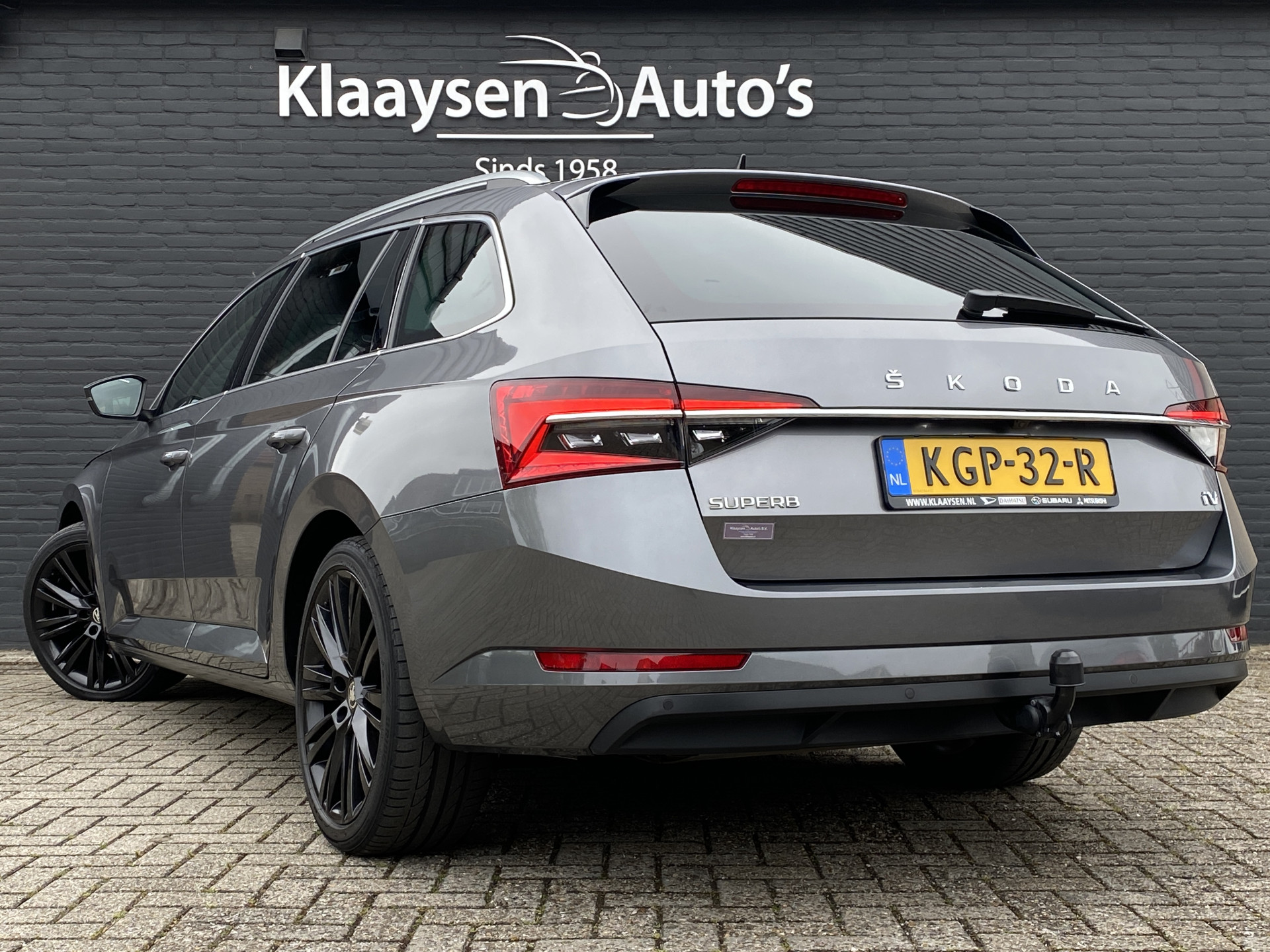ŠKODA Superb Combi 1.4 TSI iV 218 pk Business Edition Plus AUT. | 1e eigenaar | navigatie | panoramadak | trekhaak | leder interieur