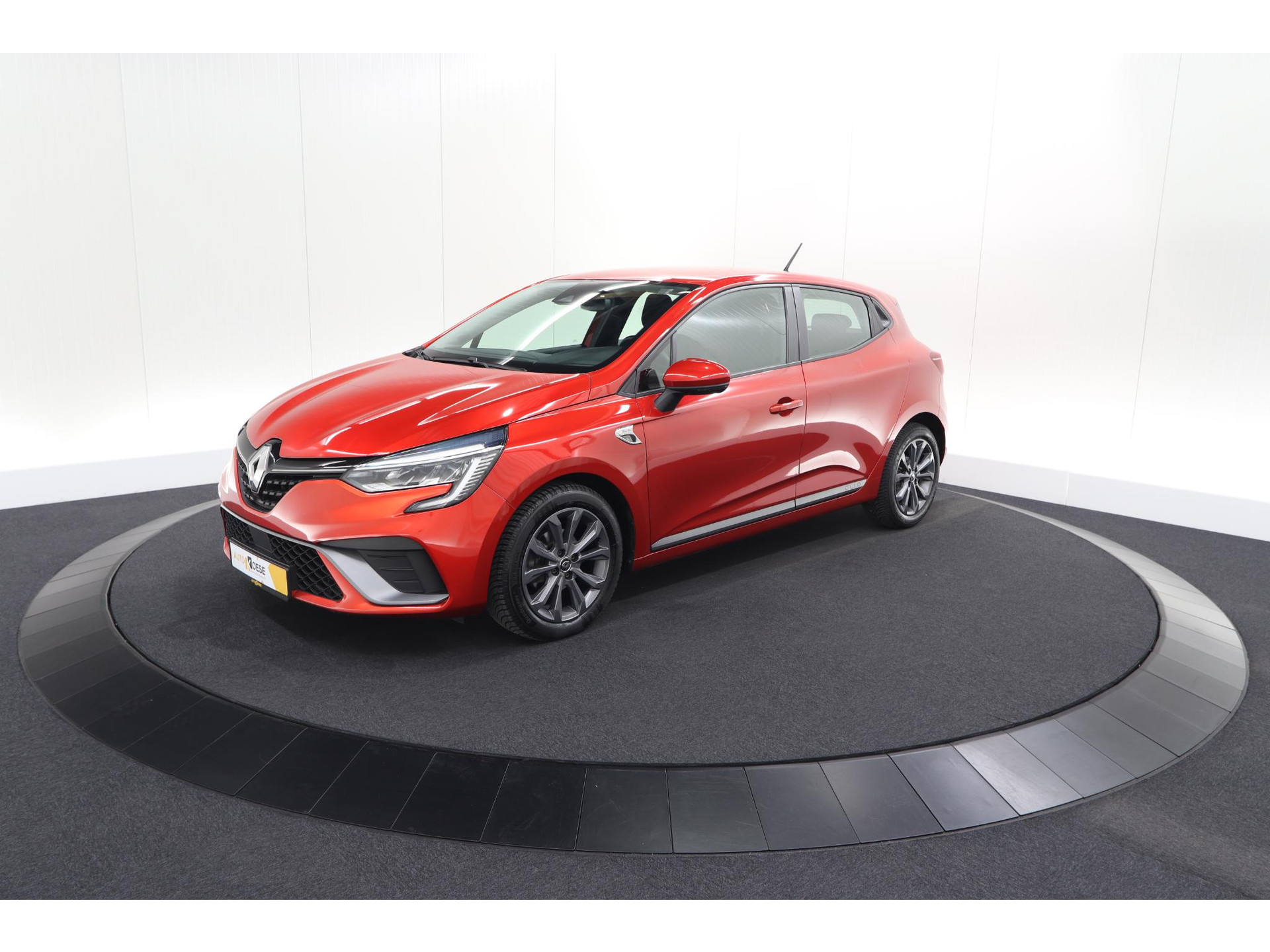 Renault Clio TCe 100 Zen | R.S. Line Pack | Allseason Banden | Apple Carplay | Parkeersensoren