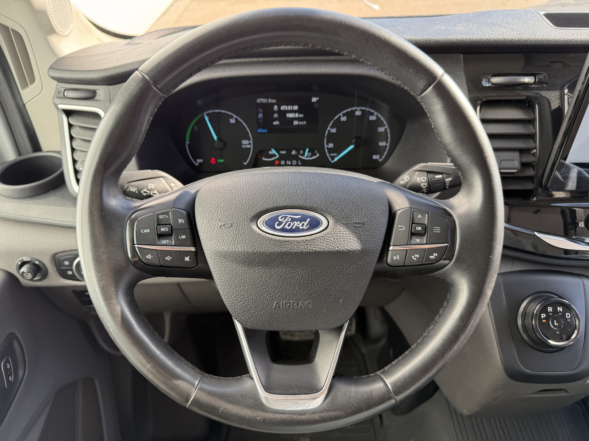 Ford e-Transit 68kWh 184PK L4H3 317km WLTP 93.7% (SOH) BEV Snelladen Carplay Climate control 360° Camera Parkeersensoren v+a Stoelverwarming