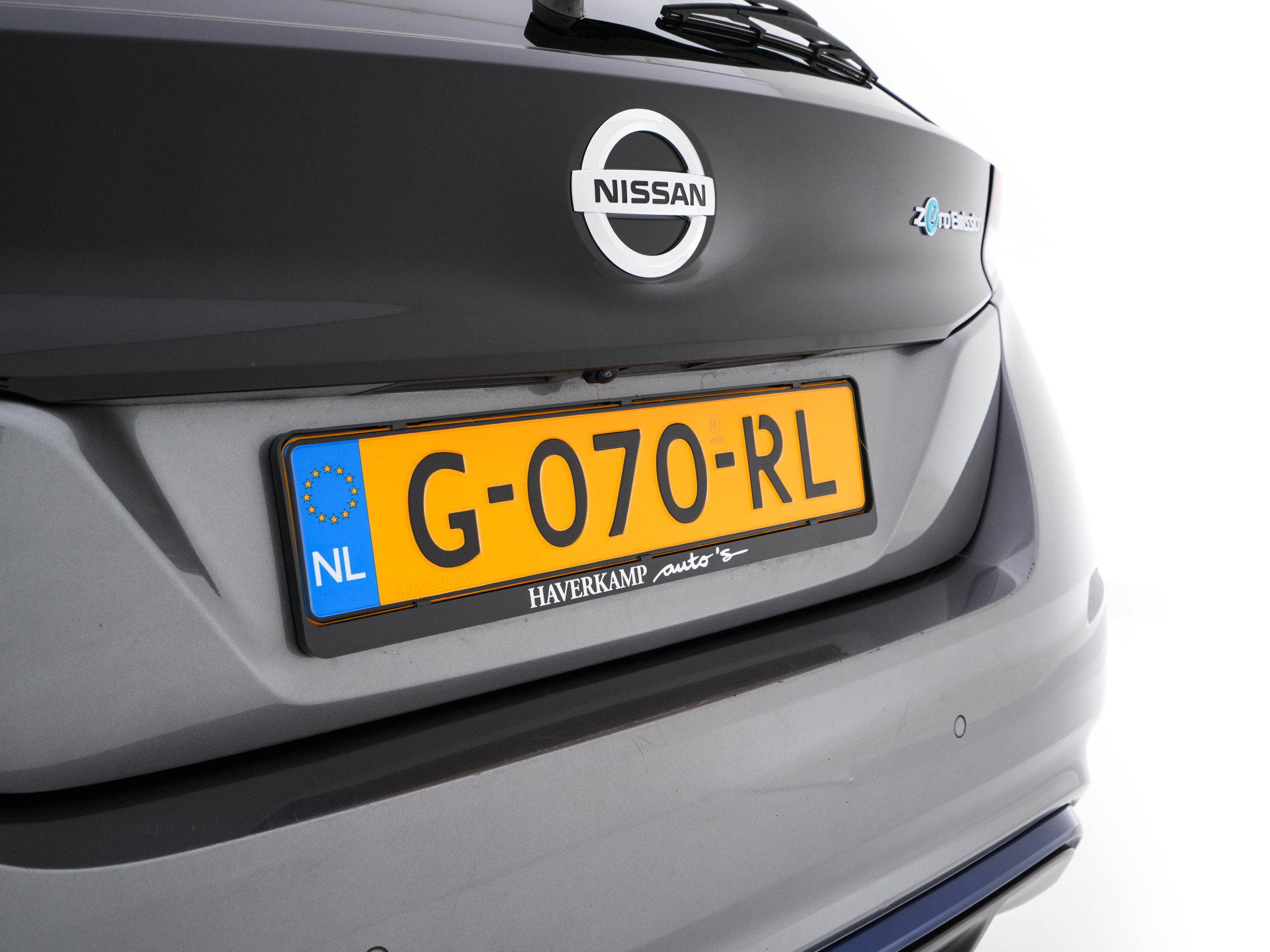 Nissan LEAF 3.Zero Limited Edition 62 kWh {SOH-93%} (INCL-BTW) Aut. *HEATPUMP | LEATHER | FULL-LED | DIGI-COCKPIT | TOPVIEW | BOSE-AUDIO | KEYLESS | DAB+ | BLINDSPOT | ECC | ADAPTIVE-CRUISE | PDC | HEATED-COMFORTSEATS | PRIVACYGLASS | 17"ALU*