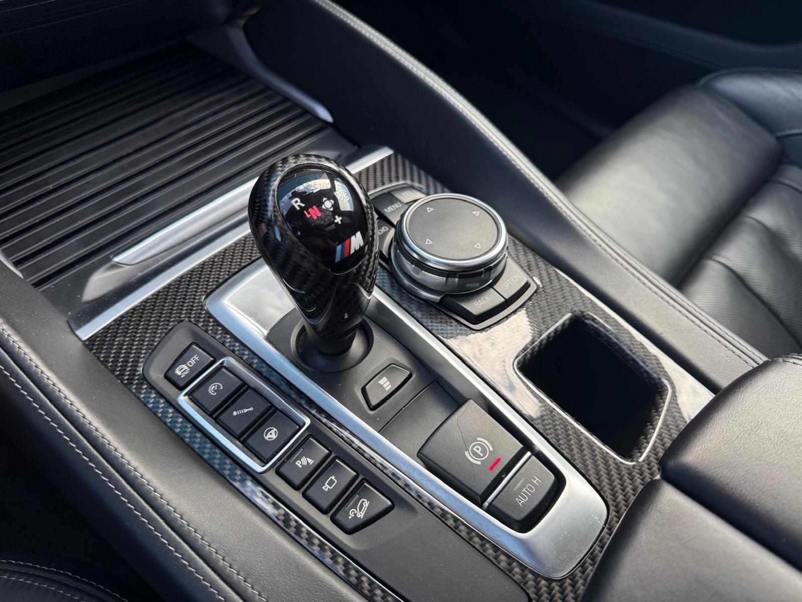 BMW X5 M | 2E EIGENAAR |3/6/12MND GARANTIE| PANO | LED | B&O | DAB | HEAD-UP | 360 CAMERA | TREKHAAK | BOMVOL |