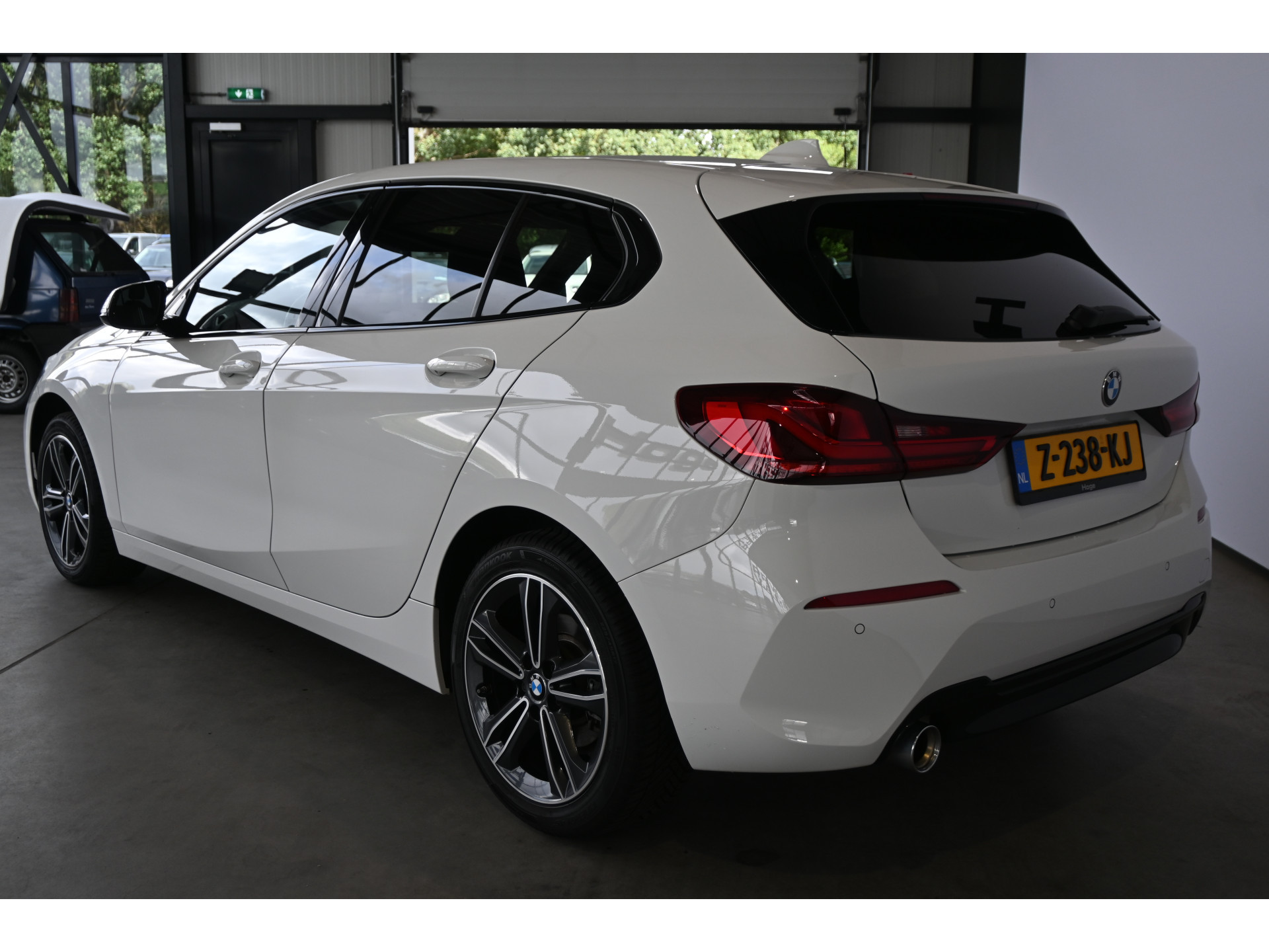 BMW 1-serie 118i High Executive Automaat Clima Virtual Cockpit LED Stoelverwarming CarPlay 100% Onderhouden! Inruil mogelijk!