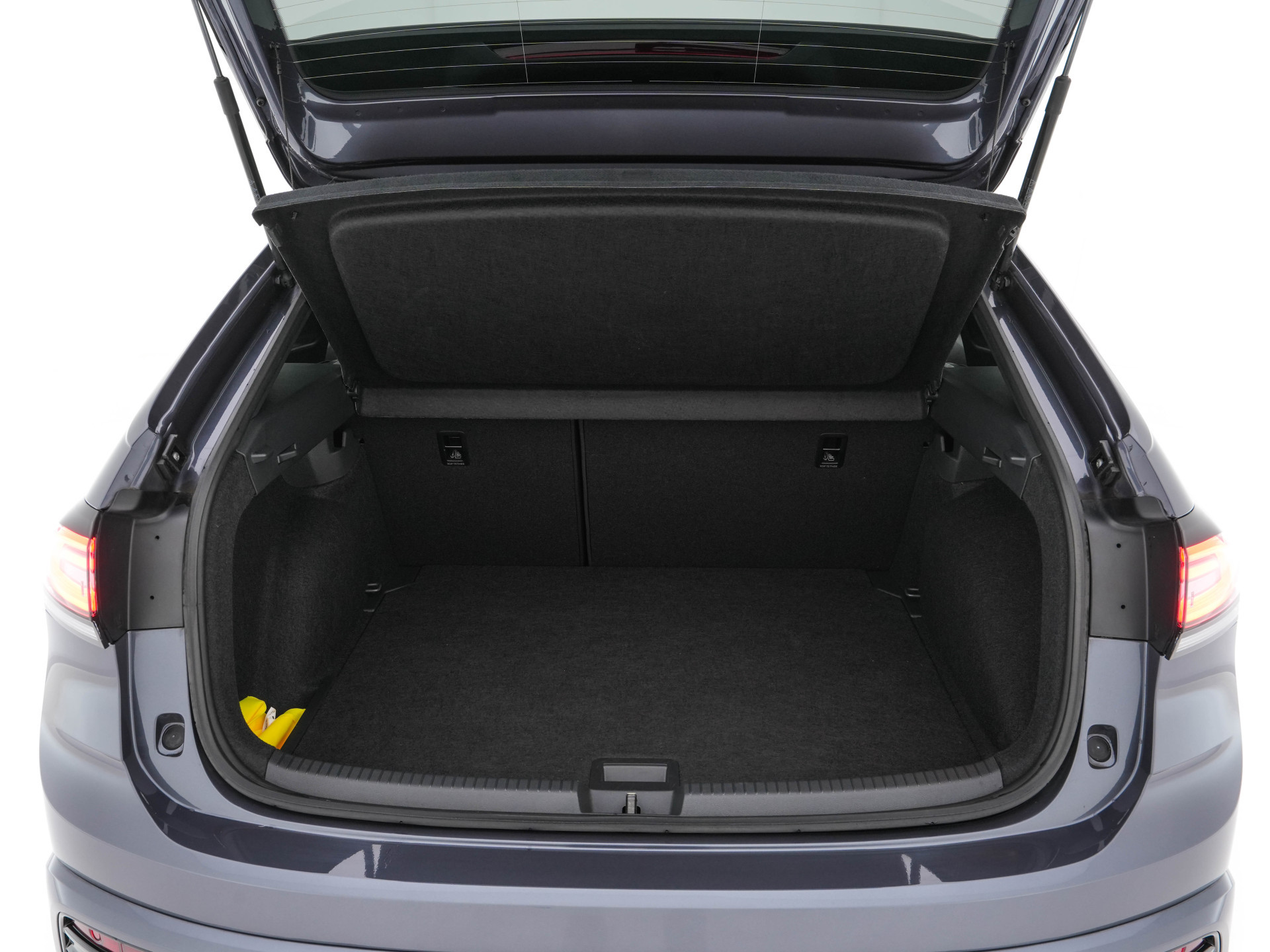 Volkswagen Taigo 1.5 TSI R-Line Aut. *PANO | ADAPTIVE-CRUISE | FULL-LED | BLINDSPOT | HEATED-SPORTSEATS | DIGI-COCKPIT | PRIVACY-GLASS | SHIFT-PADDLES | CAMERA | KEYLESS | NAVI-FULLMAP | ECC | PDC | 18''ALU*