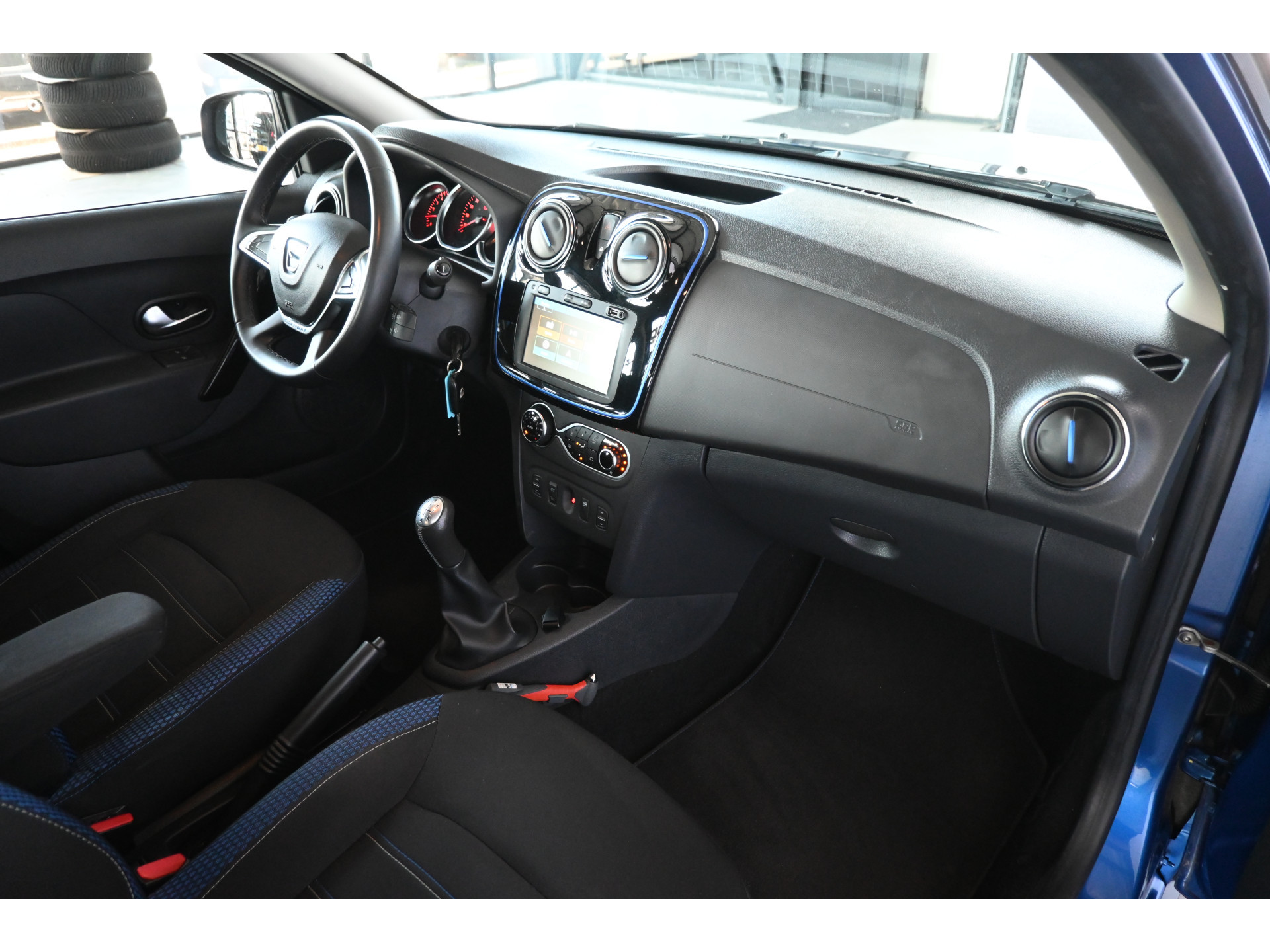 Dacia Sandero 1.0 TCe Stepway Serie Limitee 15th Anniv. Clima Navigatie Goed Onderhouden! Inruil Mogelijk!