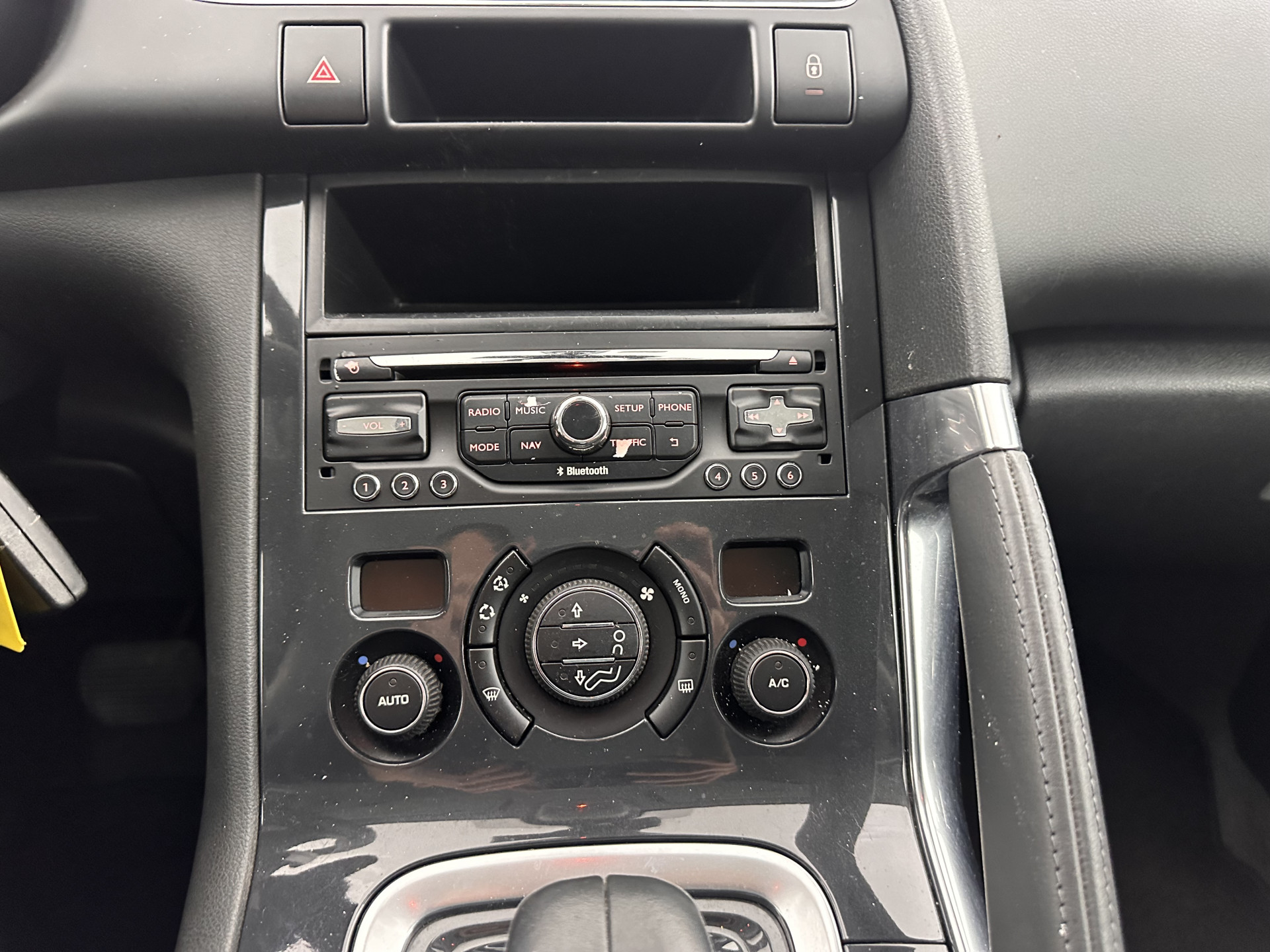 Peugeot 3008 2.0 HDiF HYbrid4 Aut. *NAVI-FULLMAP | COMFORT-SEATS | ECC | SHIFT-PADDLES | PDC | CRUISE | 16''ALU*