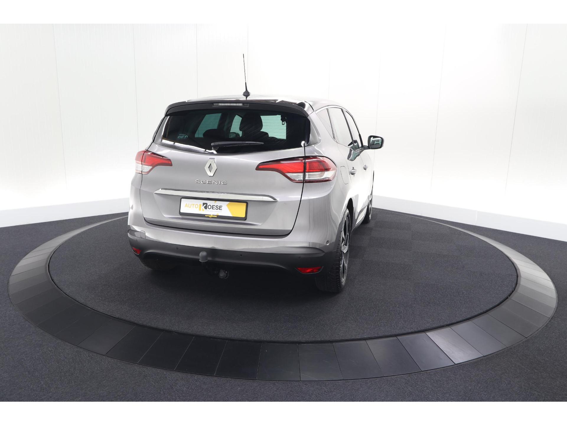Renault Scénic 1.3 TCe 140 EDC Intens | Trekhaak | Camera | Head-Up Display | Dodehoekdetectie