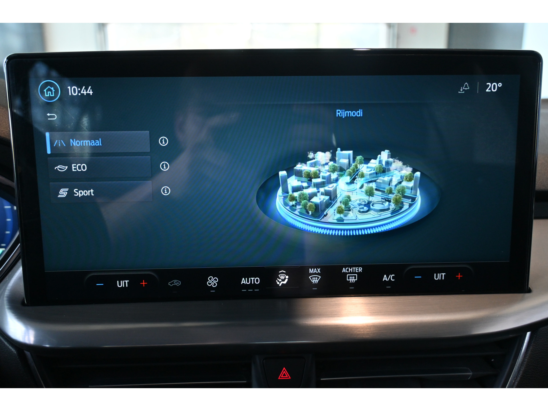 Ford Focus Wagon 1.0 EcoBoost Hybrid Titanium X Nap! Cruise Clima Full LED Trekhaak CarPlay Navigatie Inruil Mogelijk!