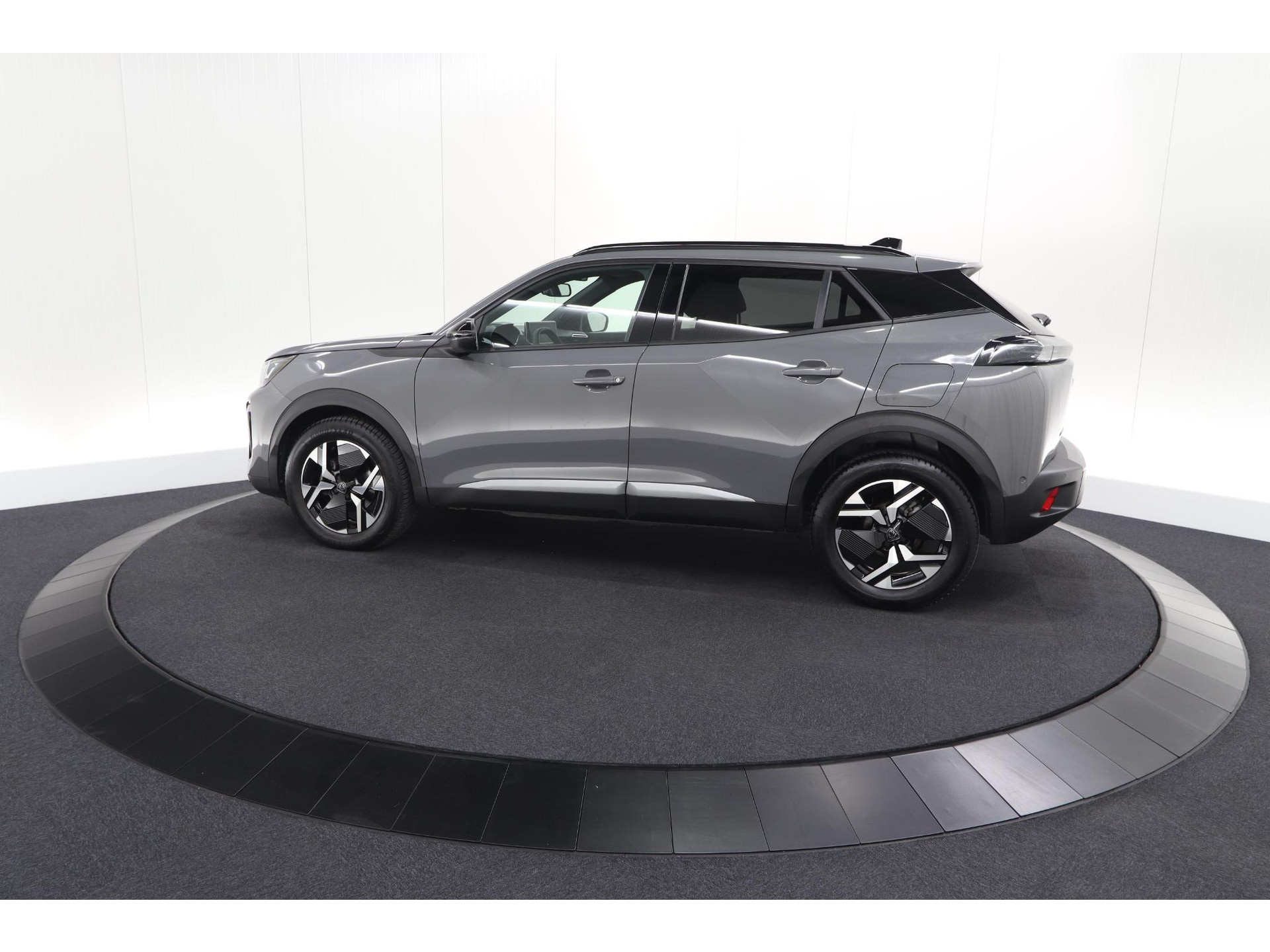 Peugeot 2008 PureTech 100 Allure | Allseason Banden | 360 Camera | Adaptieve Cruise Control | Dodehoekdetetie | Navigatie