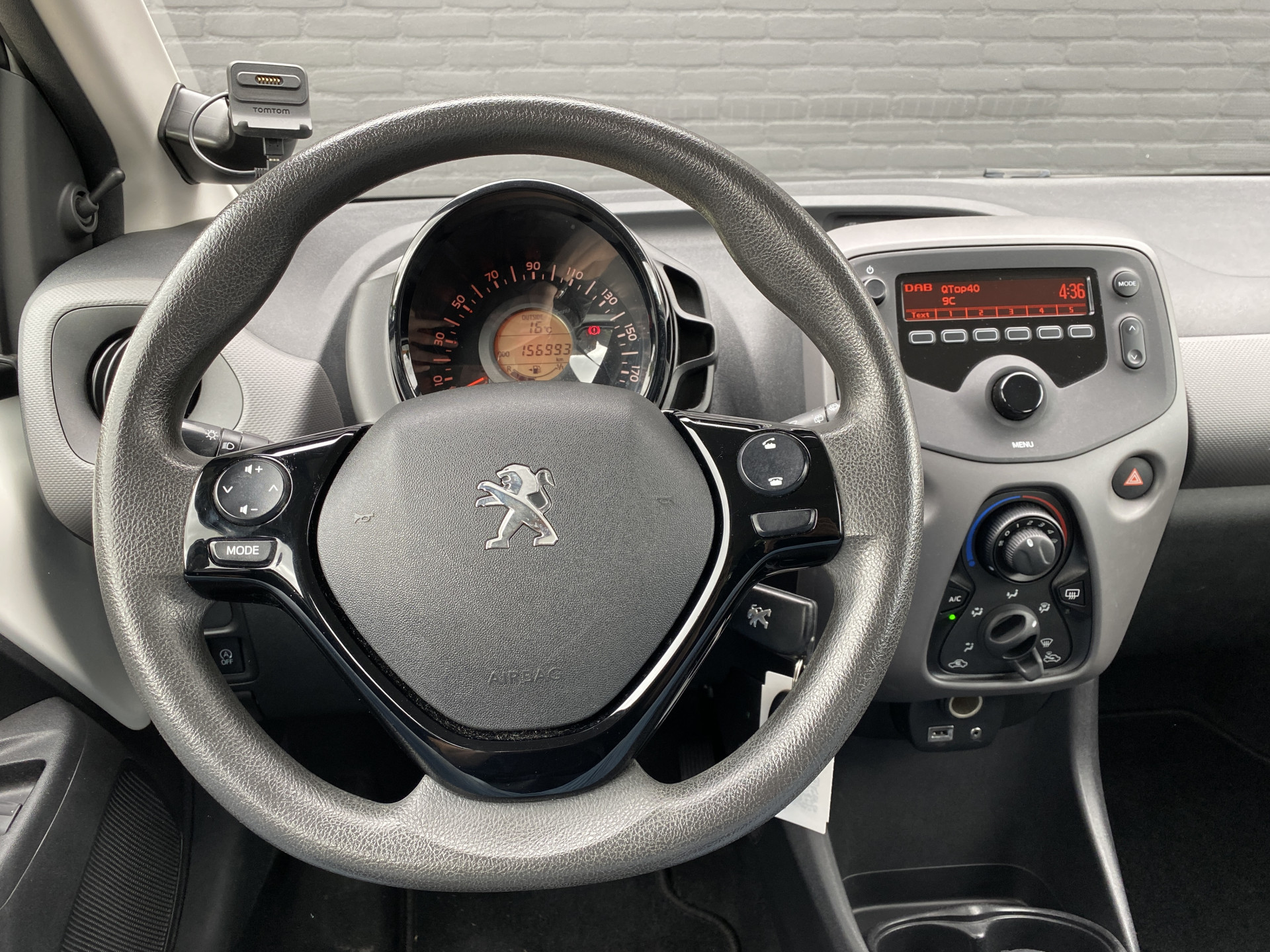 Peugeot 108 1.0 e-VTi Active | 1e eigenaar | airco | bluetooth | all season banden | tom tom navigatie | led verl.