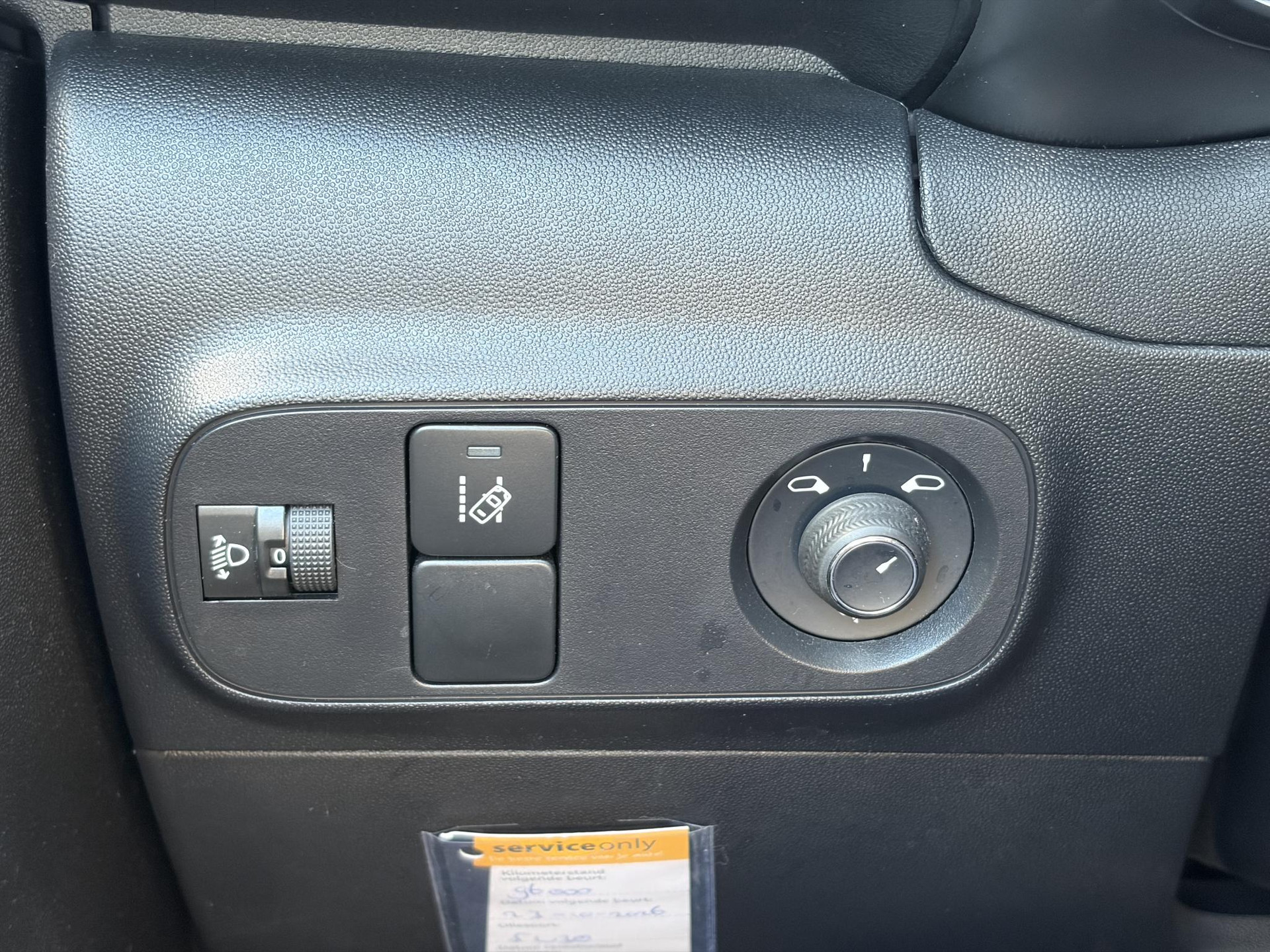 Citroen C3 1.2 PureTech S&S Feel Apple Carplay/Android,Trekhaak,Pdc,Navi,Clima,Cruise,Dealer Onderhouden,Rijstrooksensor,Apk tot 06-2027