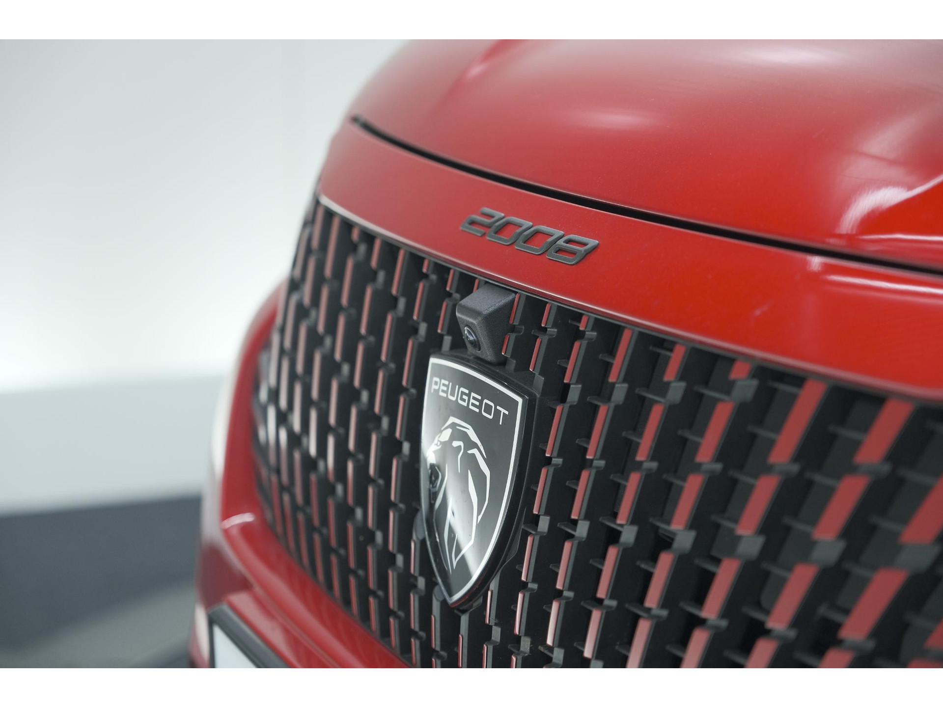 Peugeot 2008 1.2 Hybrid 145 Allure | 360 Camera | Adaptieve Cruise Control | Dodehoekdetectie | Apple Carplay