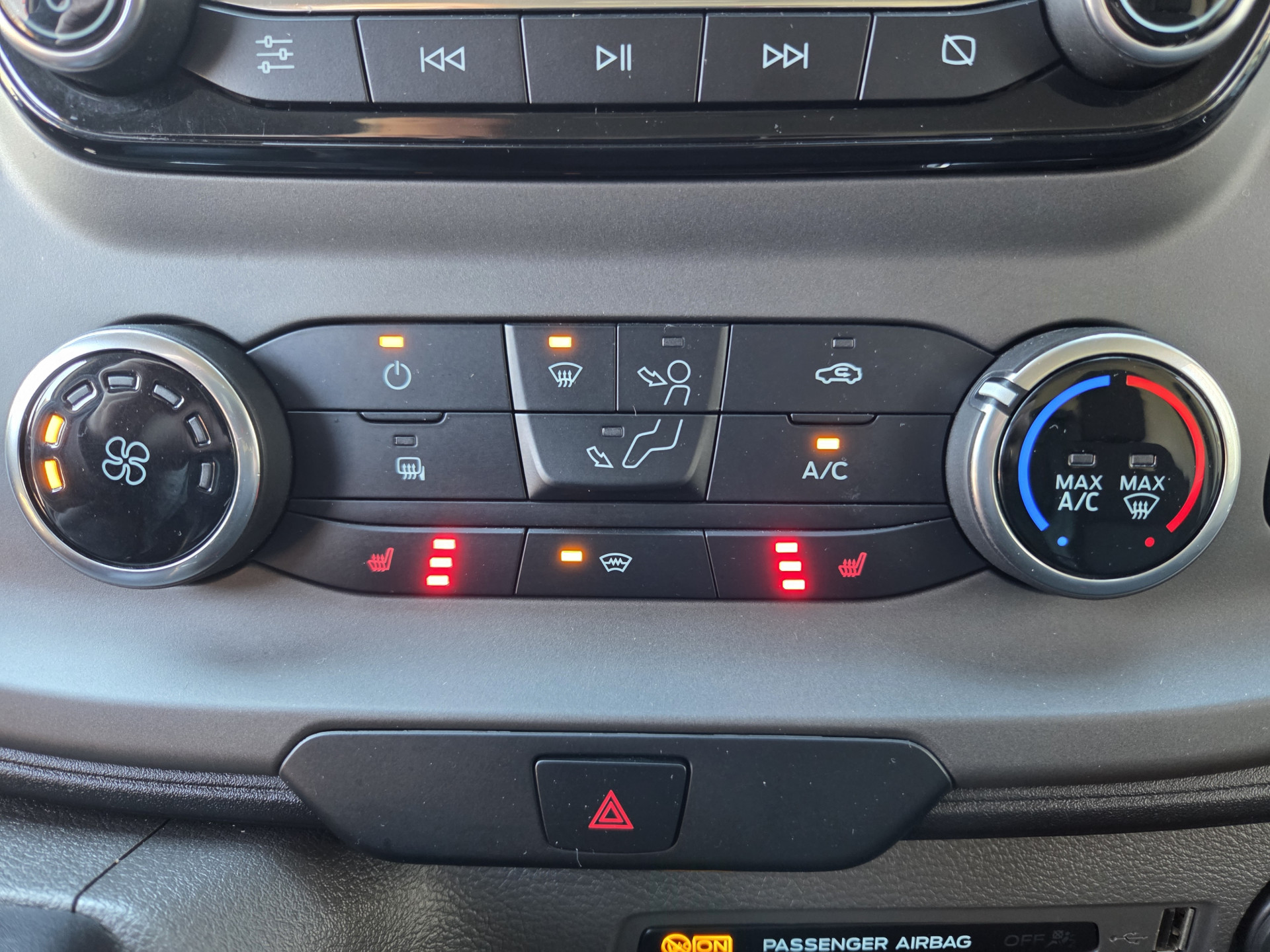 Ford Transit Custom 2.0 TDCI Automaat  Trend Airco Cruisecontrol Navi Trekhaak Verwarmde stoel