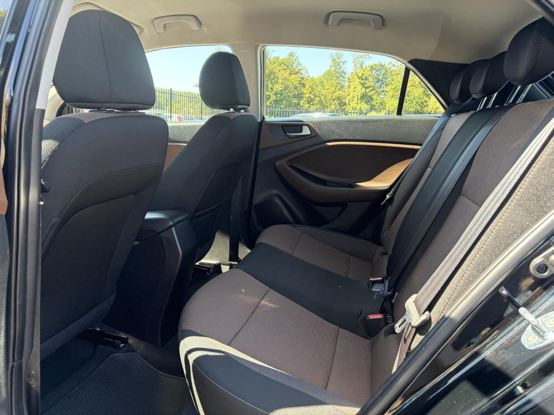 Hyundai i20 1.0 T-GDI Comfort 2e Eigenaar l Trekhaak l Navi l Camera l Carplay l Clima l Cruise l Rijstrooksensor l Pdc l N.A.P l Apk tot 05-2027