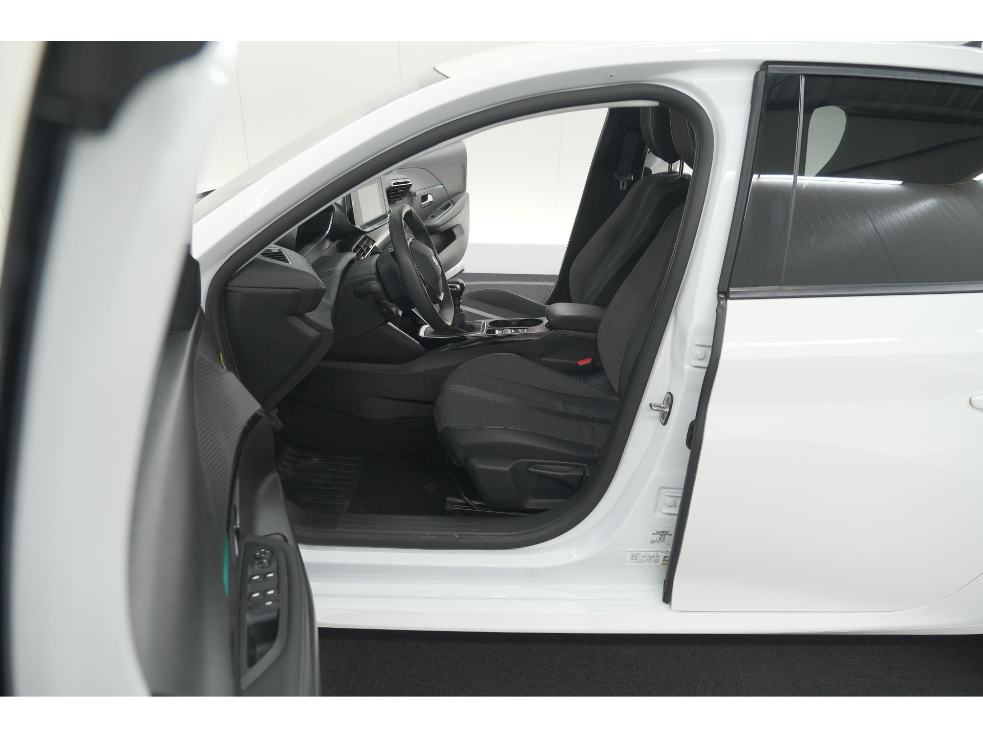 Peugeot 208 PureTech 100 PK Allure | Apple Carplay | Parkeersensoren | Lichtmetalen velgen