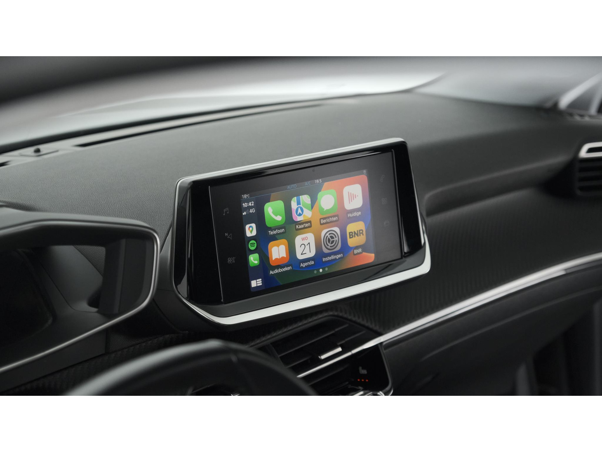Peugeot 208 PureTech 100 EAT8 Allure | Parkeersensoren | Stoelverwarming | Apple Carplay | Climate Control