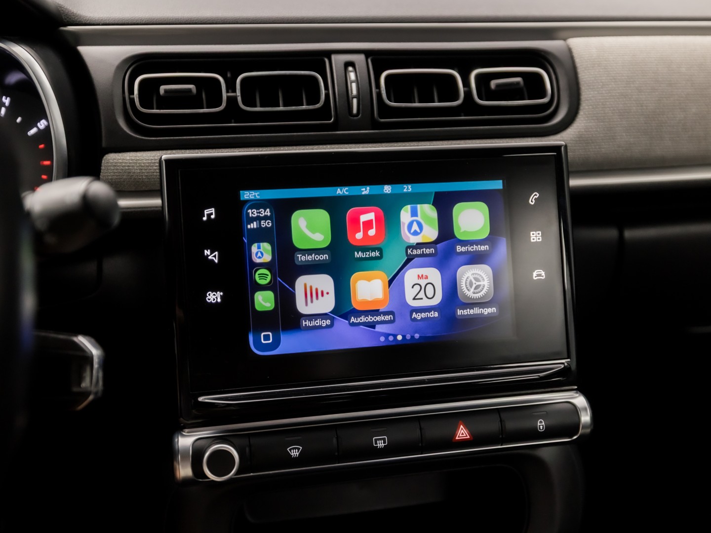 Citroën C3 1.2 PureTech S&S Shine Sport 110Pk (APPLE CARPLAY, GROOT NAVI, STOELVERWARMING, SPORTSTOELEN, CRUISE, LANE ASSIST, NIEUWSTAAT)