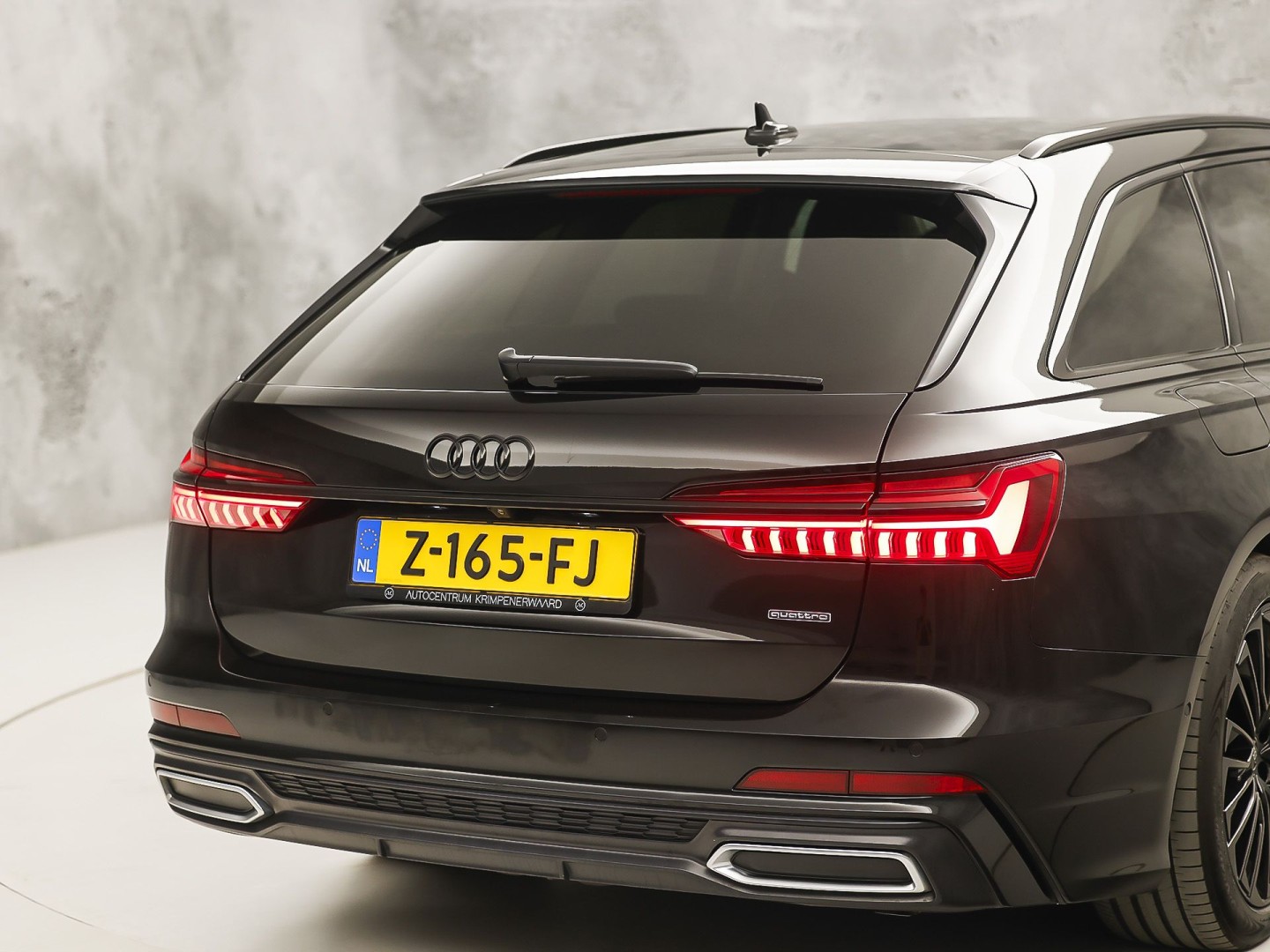 Audi A6 55 TFSI e quattro S-Line Competition 368Pk Automaat (2X S-LINE, APPLE CARPLAY, SPORTZETELS, NAPPA LEDER, MEMORY SEATS, CAMERA, ADAPTIVE CRUISE, ELEK ACHTERKLEP, STOELVERWARMING ACHTER, NIEUWSTAAT)