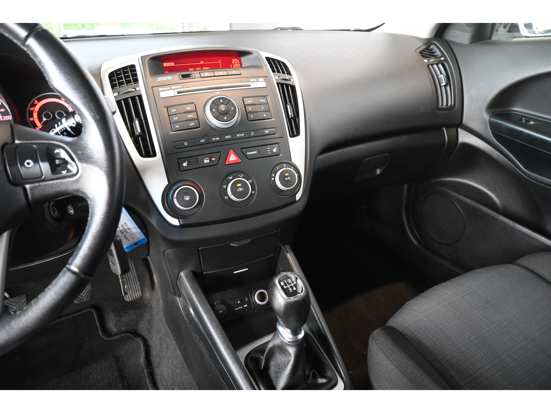 Kia cee'd 1.4 CVVT X-tra Airco Trekhaak Stoelverwarming All in Prijs! Inruil Mogelijk!