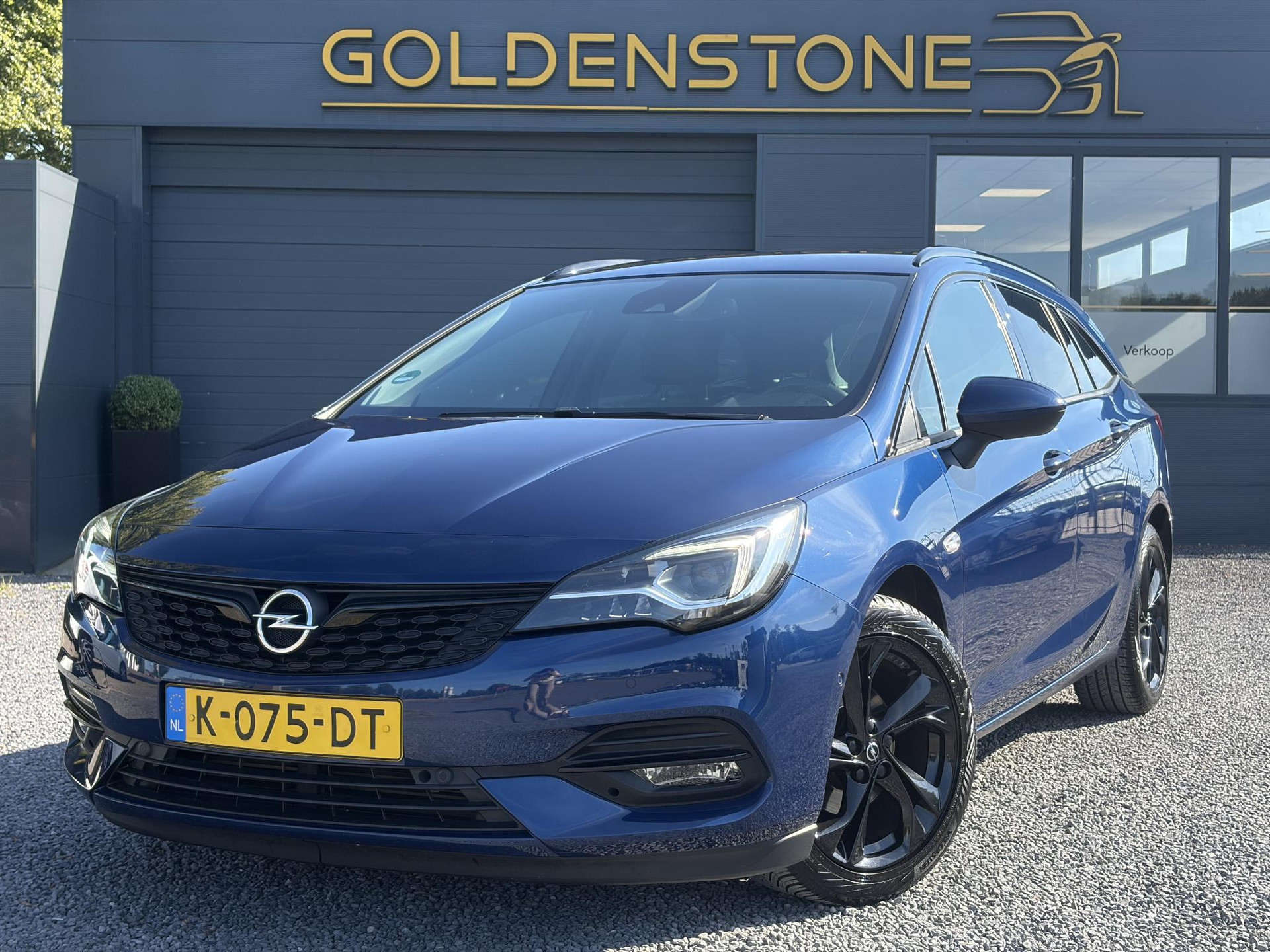 Opel Astra Sports Tourer 1.2 Ultimate ✓146pk✓2e Eigenaar✓Trekhaak✓Camera✓Carplay✓Navi✓Alcantara-Leder✓17''Lmv✓Stoelverw-Stuurverw✓Net beurt gehad✓Dodehoek✓Rijstrooksensor✓Pdc V+A✓6 Bak✓N.A.P✓Bj 11-2020✓Apk tot 08-2028