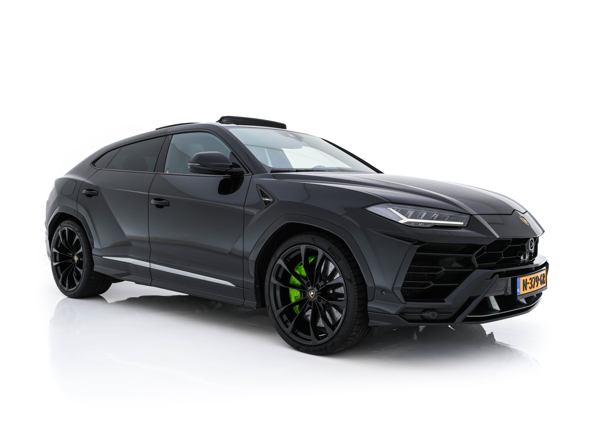 Lamborghini Urus 4.0 V8 Pearl Capsule (INCL-BTW) *CERAMIC-BRAKES | PANO | HEAD-UP | SOFT-CLOSE | LEATHER-ALCANTARA | FULL-LED | NIGHT-VISION | BANG&OLUFSEN | MEMORY-PACK | HEATED-SPORTSEATS | TOP-VIEW | ADAPTIVE-CRUISE | ...