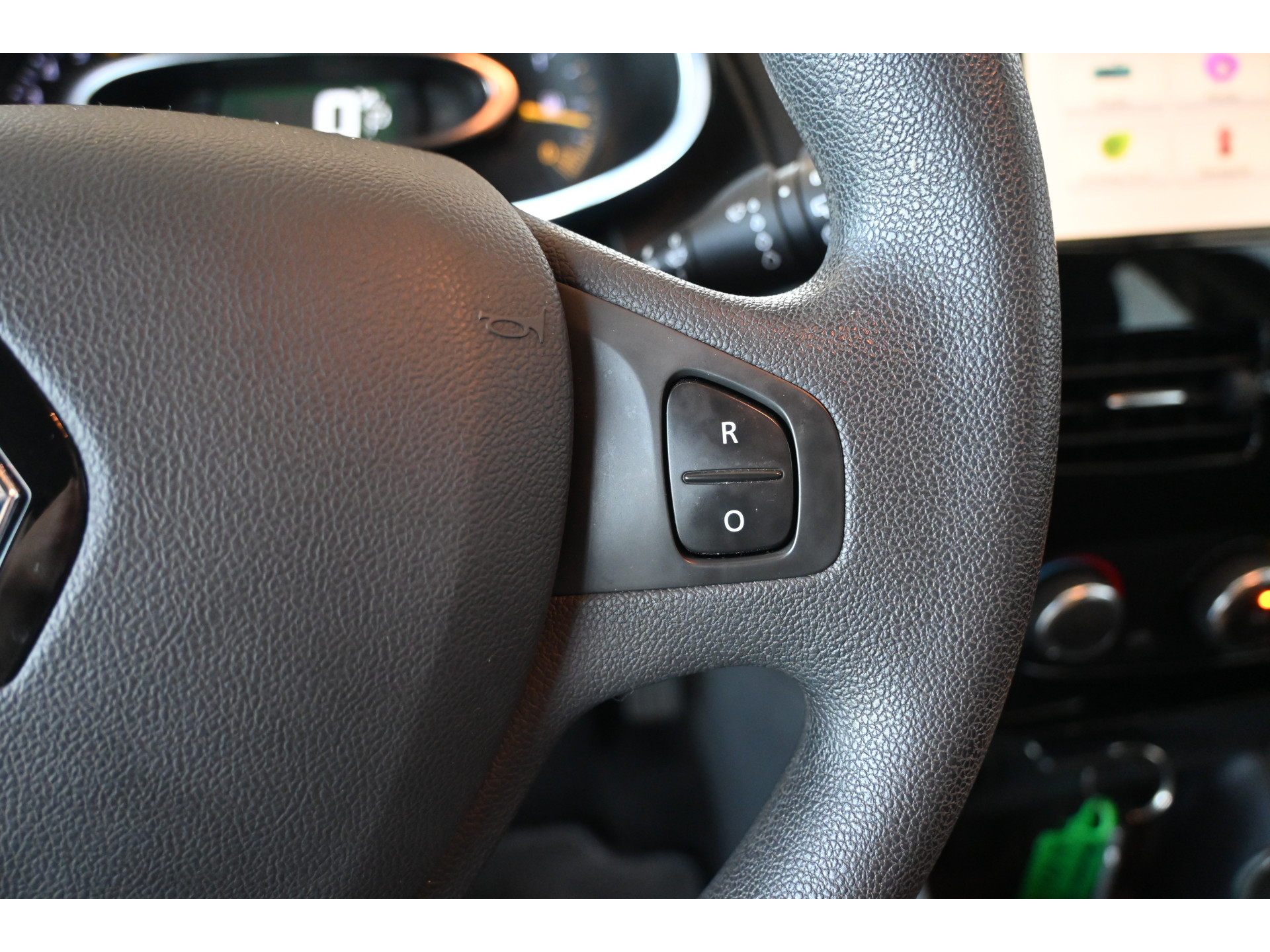 Renault Clio 1.2 Dynamique Automaat Airco Navigatie Cruise Control Goed Onderhouden! Inruil Mogelijk!