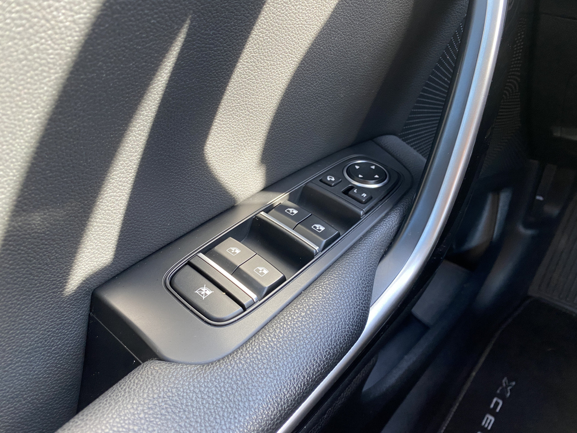 Kia XCeed 1.6 GDi PHEV 140 pk DynamicPlusLine | navigatie | stoel/stuurverwarming | camera | keyless go | incl. winterset