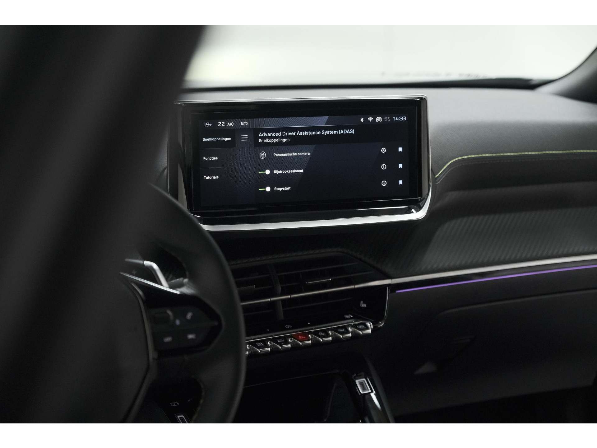 Peugeot 2008 PureTech 130 EAT8 GT | 360 Camera | Adaptieve Cruise Control | Dodehoekdetectie | Apple Carplay