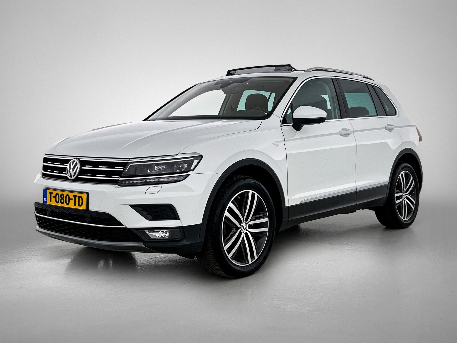 Volkswagen Tiguan 2.0 TSI 4Motion Highline Business R | PANORAMA | HEAD UP | ADAPTIVE | ELEKTR. A-KLEP | STOELVERW. | NAVI |
