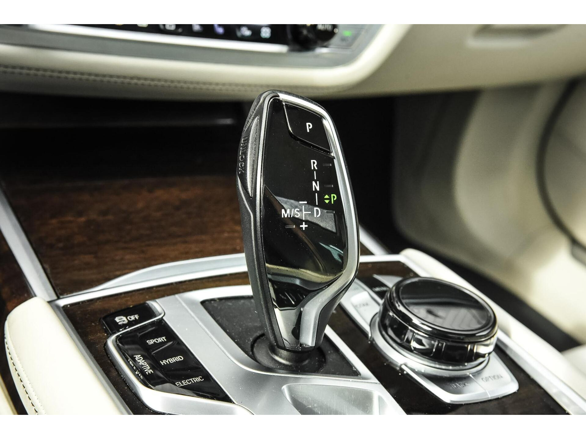 BMW 745Le High Executive | M Sport | Massage | Lounge