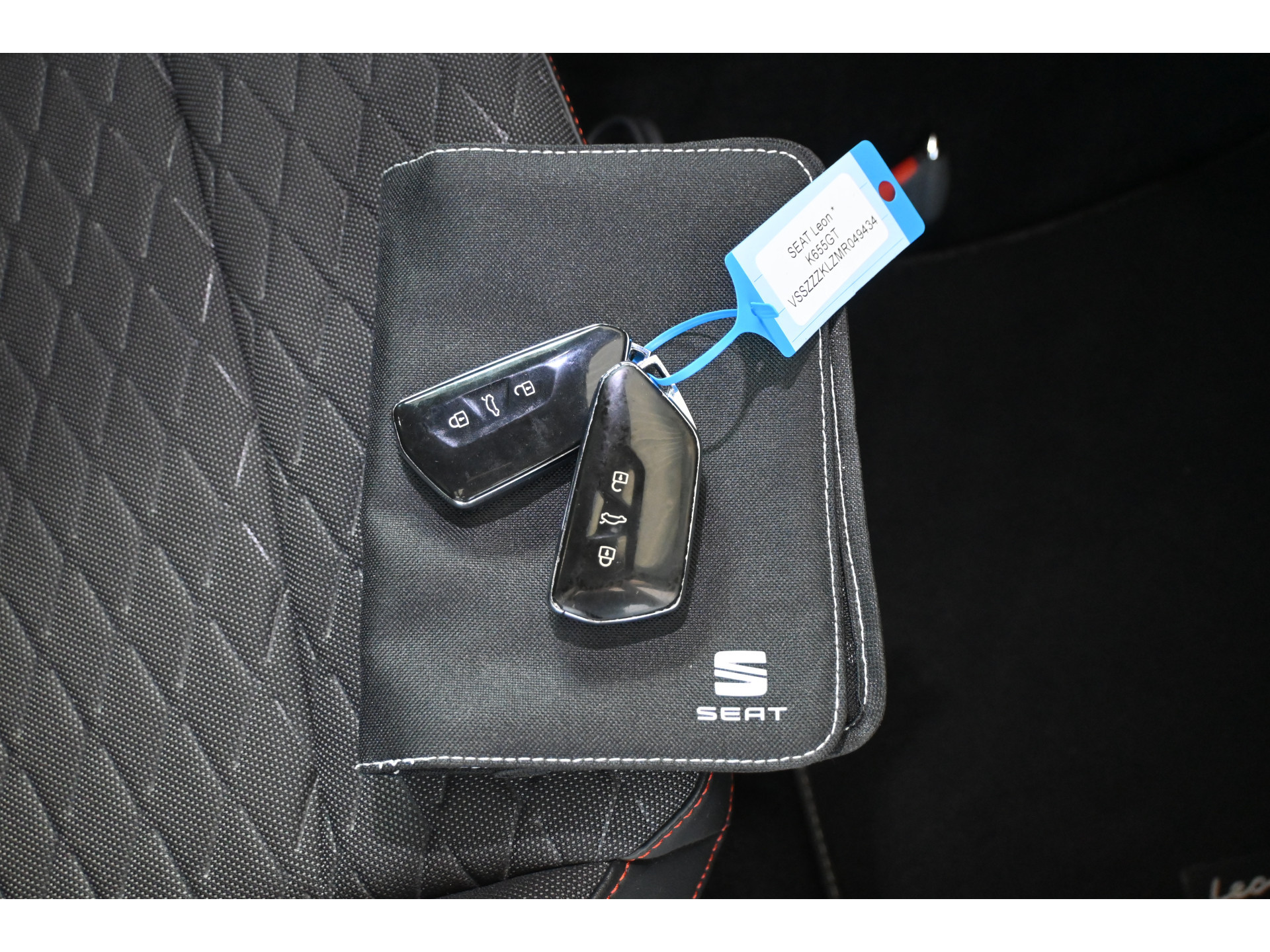 SEAT Leon 1.5 TSI FR Launch Edition Clima Navigatie Carplay Virtual LED Rijklaarprijs! Inruil Mogelijk!