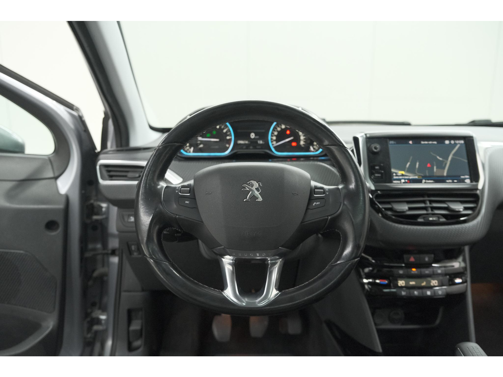 Peugeot 2008 PureTech 110 Allure | Panoramadak | Apple Carplay | Navigatie | Parkeersensoren