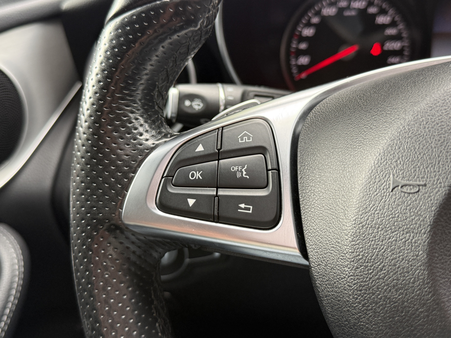 Mercedes-Benz GLC-klasse 250 4MATIC AMG Line Premium | Panoramadak | Stoelverwarming | Camera