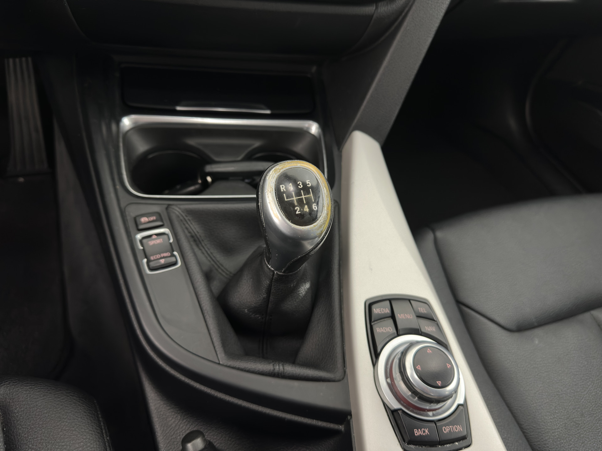 BMW 3-serie Touring 316d High Executive *FULL-LEATHER | NAVI-FULLMAP | HEATED-COMFORTSEATS | AIRCO | CRUISE | PDC | 17''ALU*