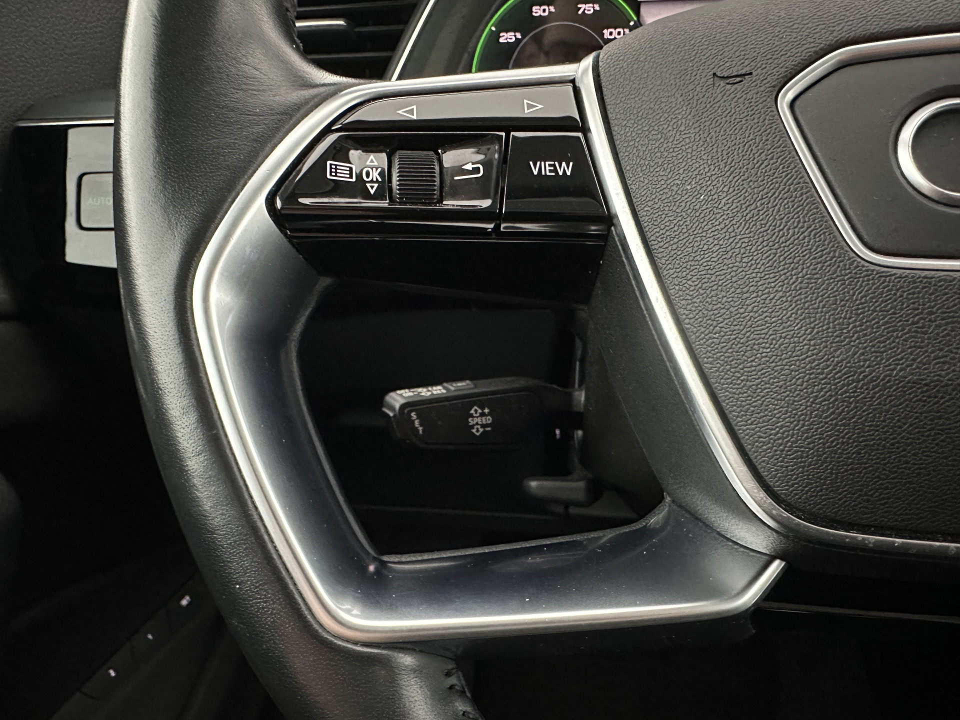 Audi e-tron 50 quattro Business edition 71 kWh [ 3-Fase-11kW ] {SOH-99%} (INCL-BTW) Aut. *HEATPUMP | FULL-LED | DIGI-COCKPIT | NAVI-FULLMAP | MEMORY-PACK |  COMFORTSEATS | KEYLESS | AUDI-SOUND | SHIFTPADDLES | DAB+ | ECC | DRIVE-SELECT | PDC | CRUISE | TO