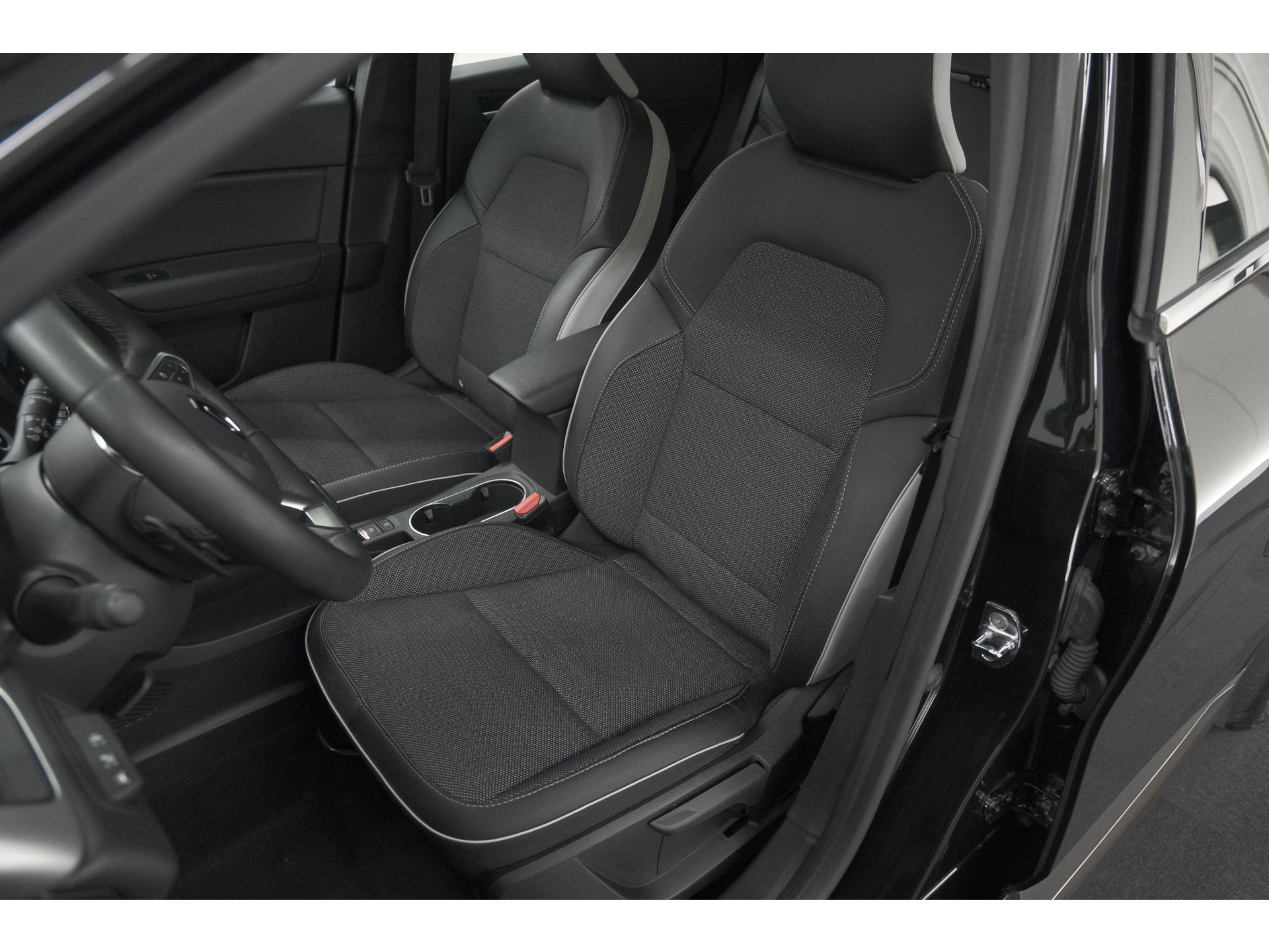 Renault Captur Mild Hybrid 140 EDC Intens | Camera | Navigatie | Parkeersensoren | Stoelverwarming