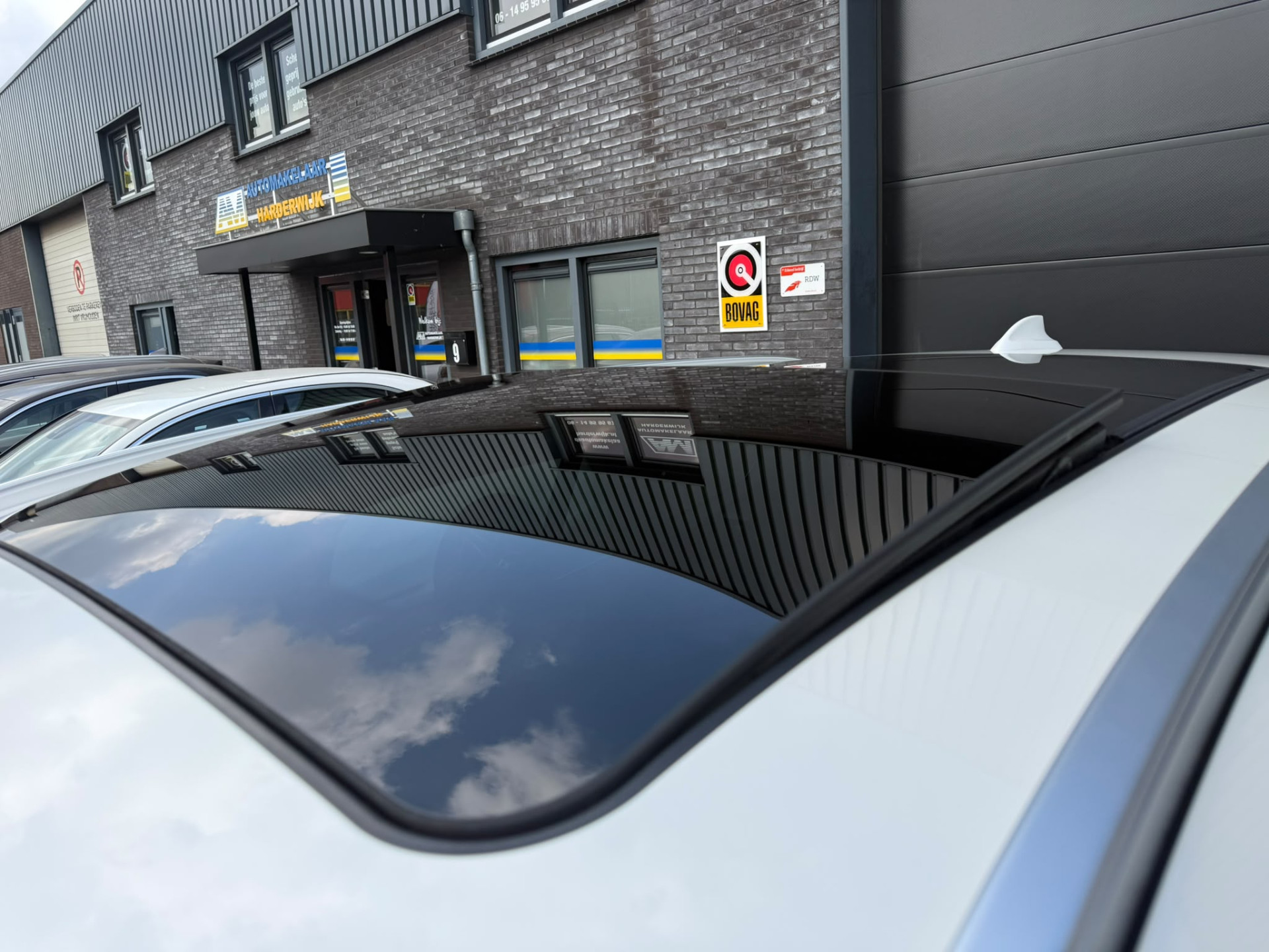 BMW X1 xDrive20i xLine | 3E EIGENAAR | 3/6/12MND GARANTIE| PANO DAK | HEAD UP | LEDER | NAVI |