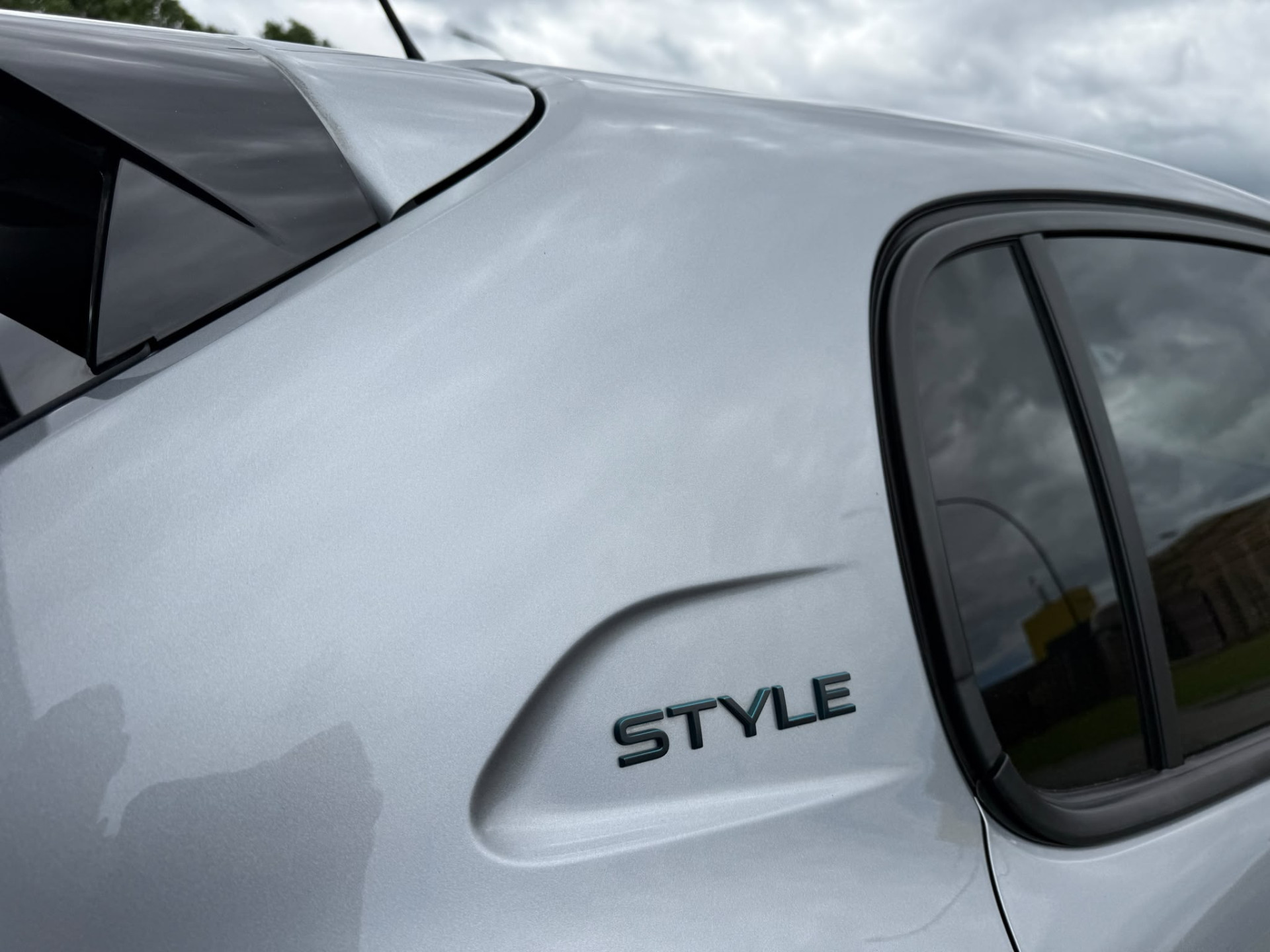 Peugeot 208 75PK Style | 1E EIGENAAR | 3/6/12MND GARANTIE| LED | CARPLAY | NAVI | CRUISE | CLIMA | LMV |
